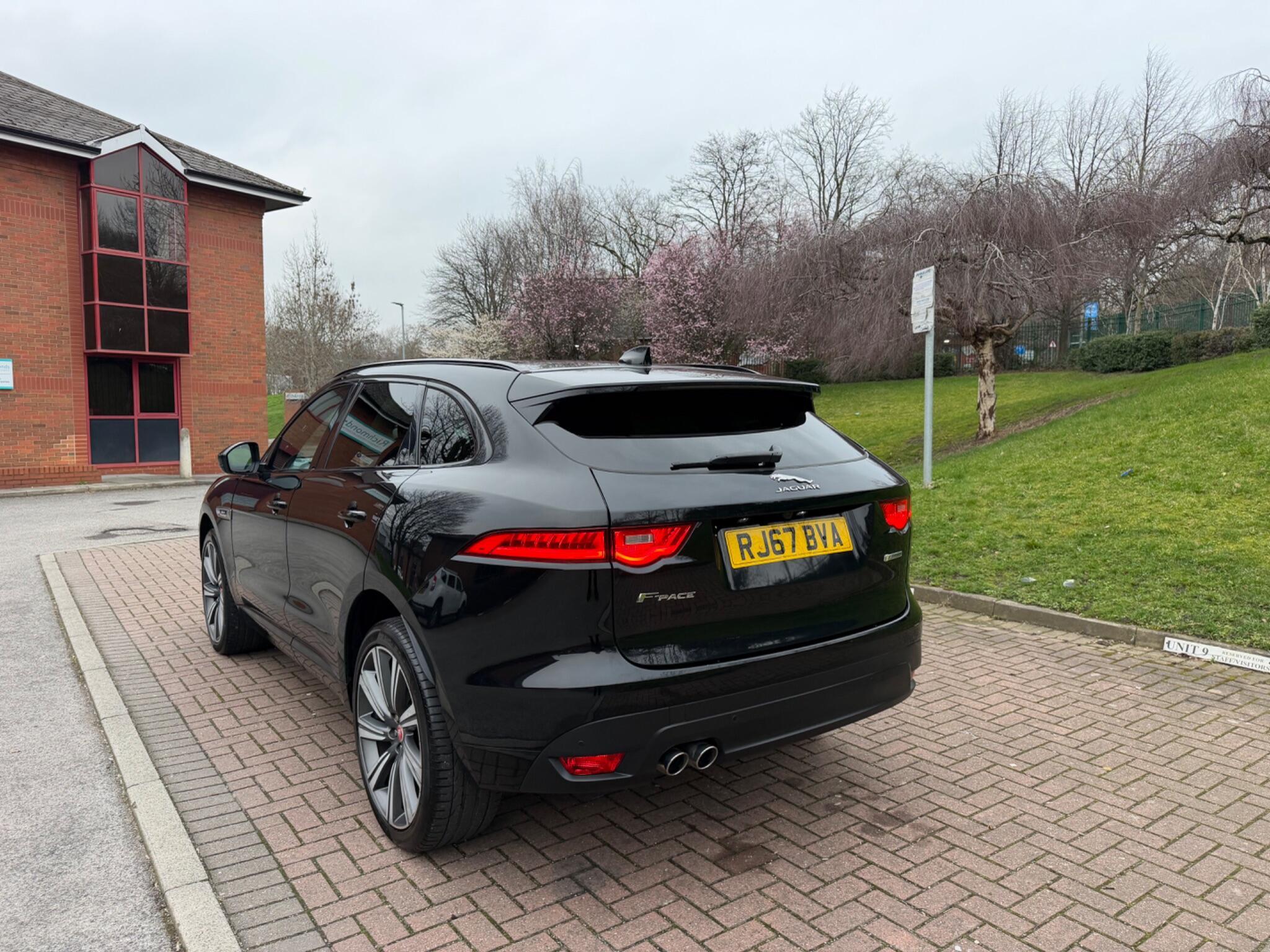 Jaguar F-Pace - Image 32
