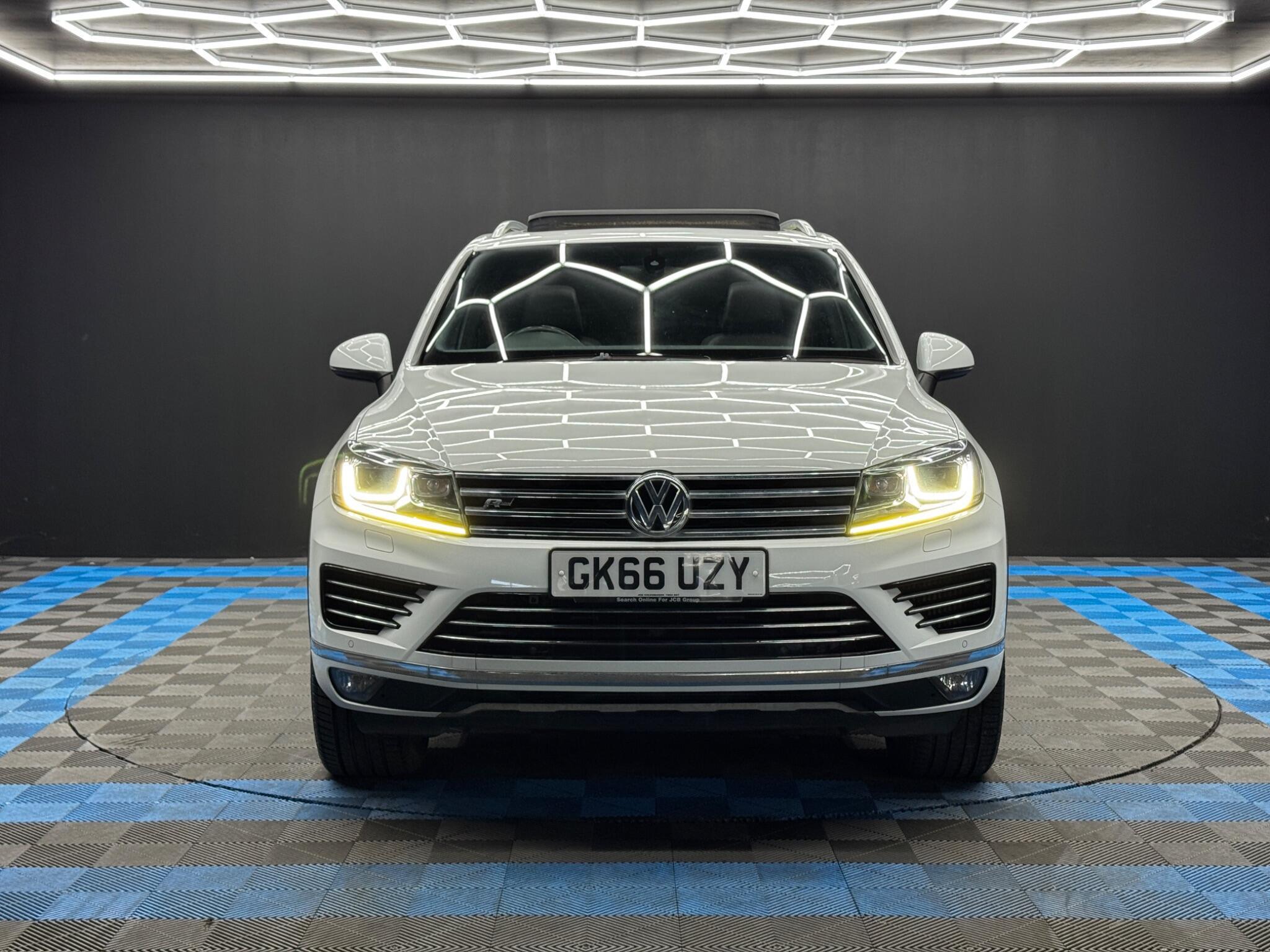 Volkswagen Touareg - Image 2