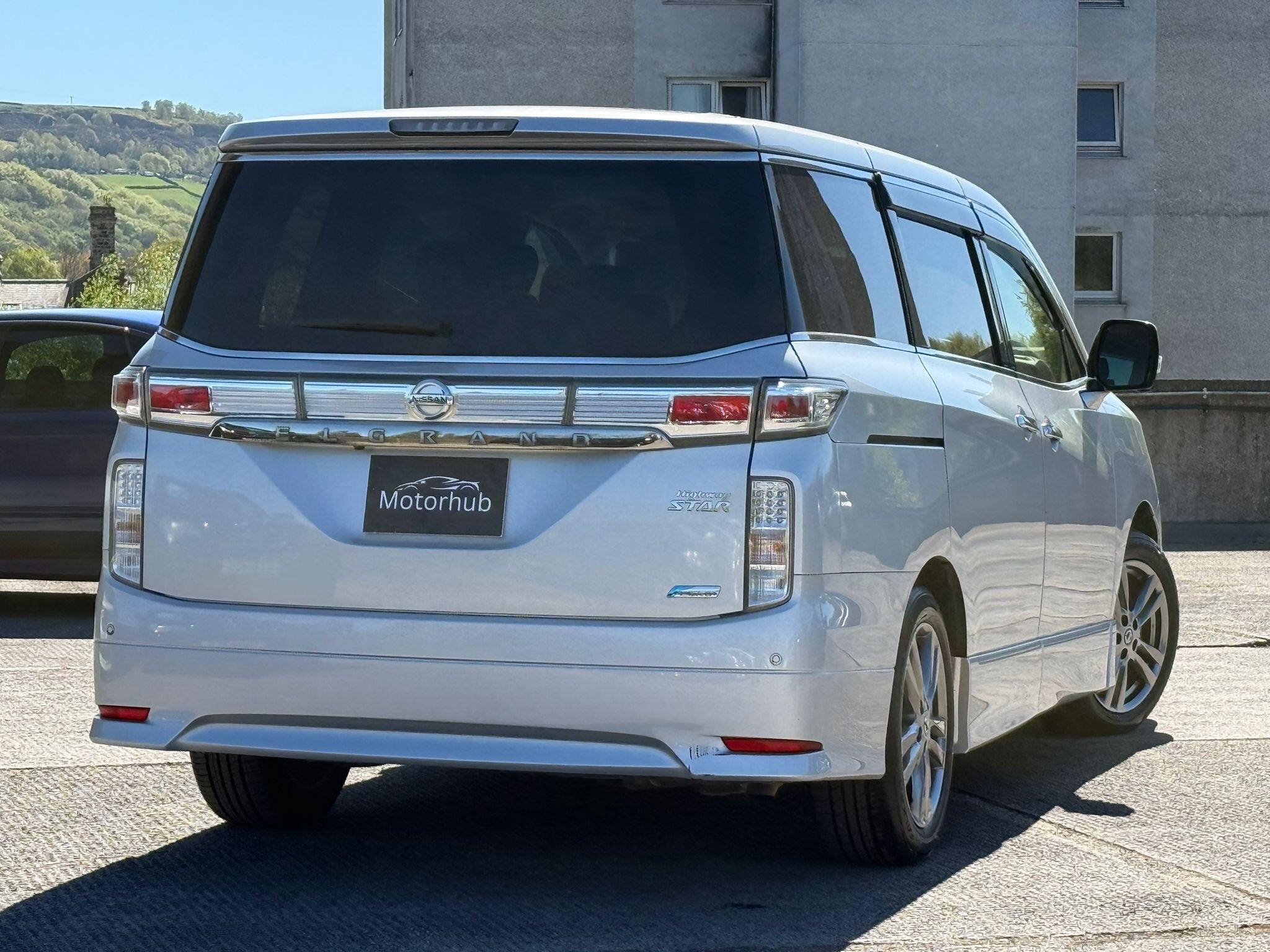 Nissan Elgrand - Image 4