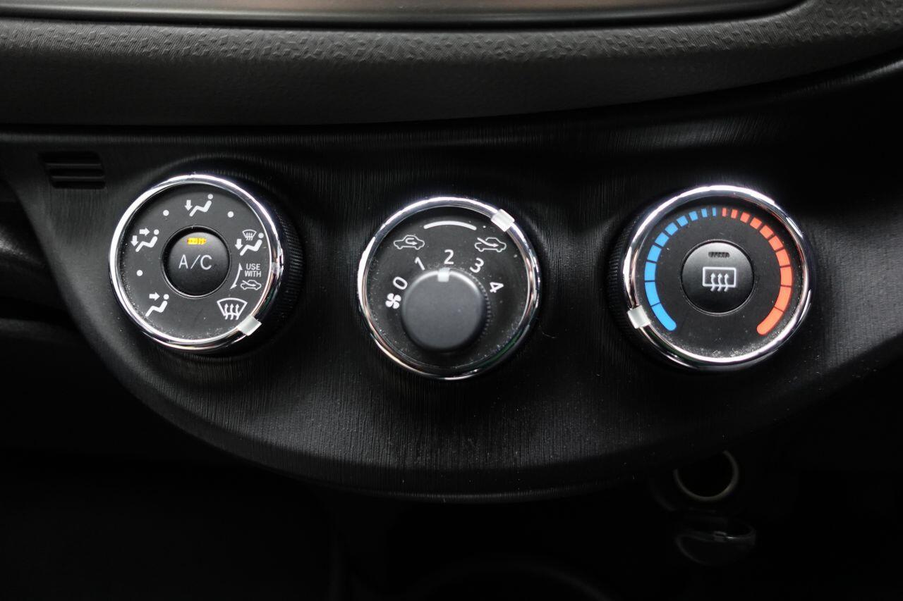 Toyota Yaris - Image 35