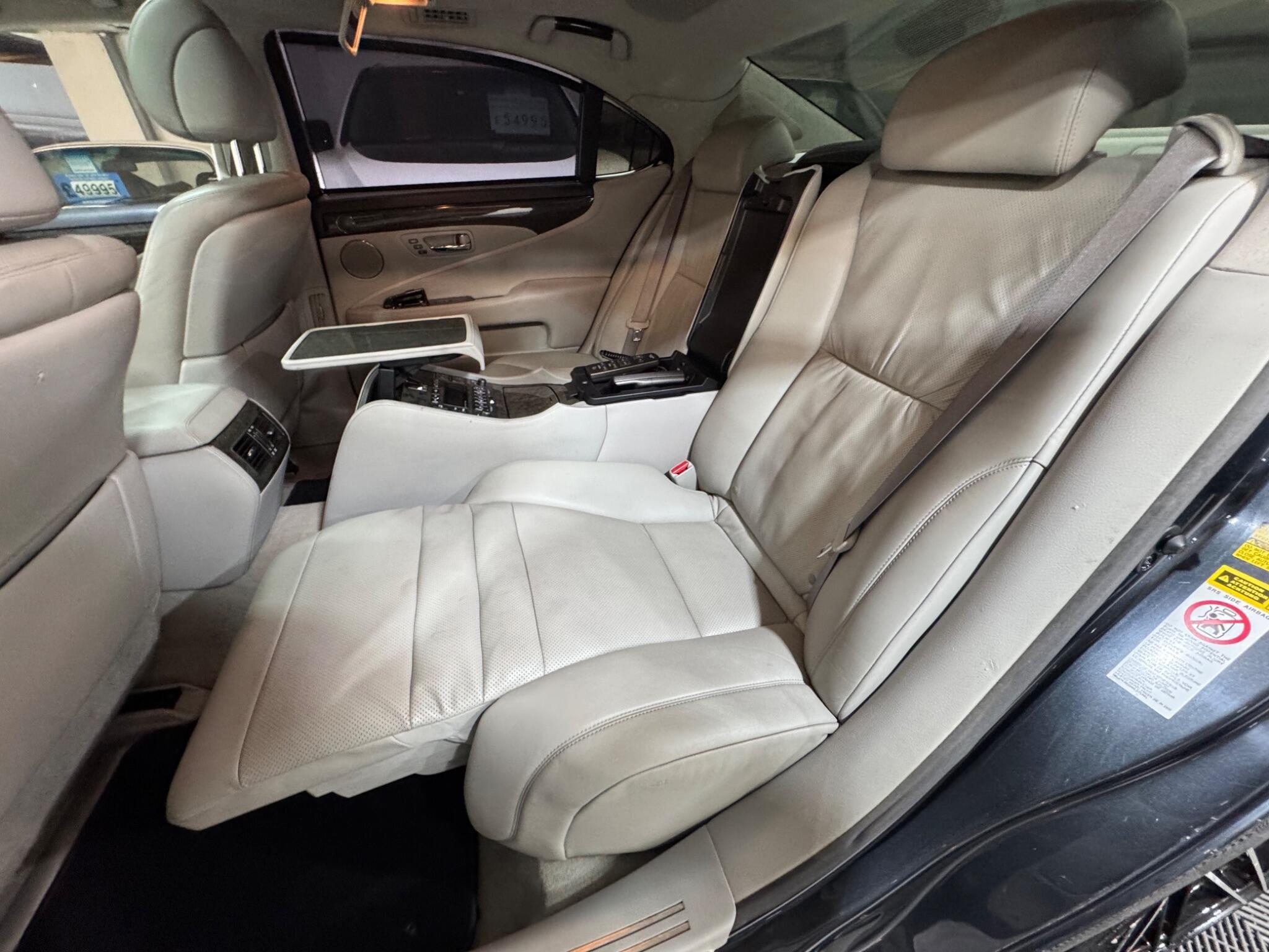 Lexus LS - Image 12