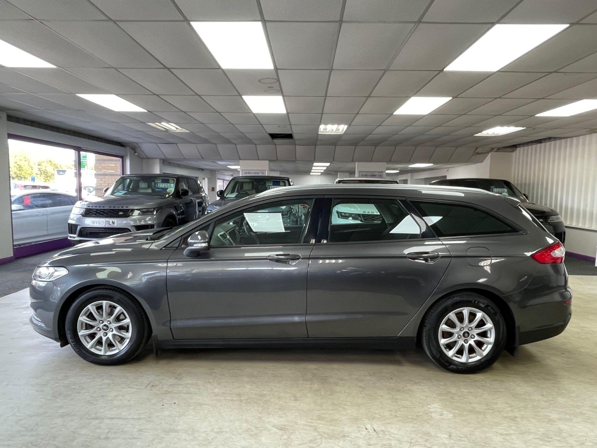 Ford Mondeo - Image 13