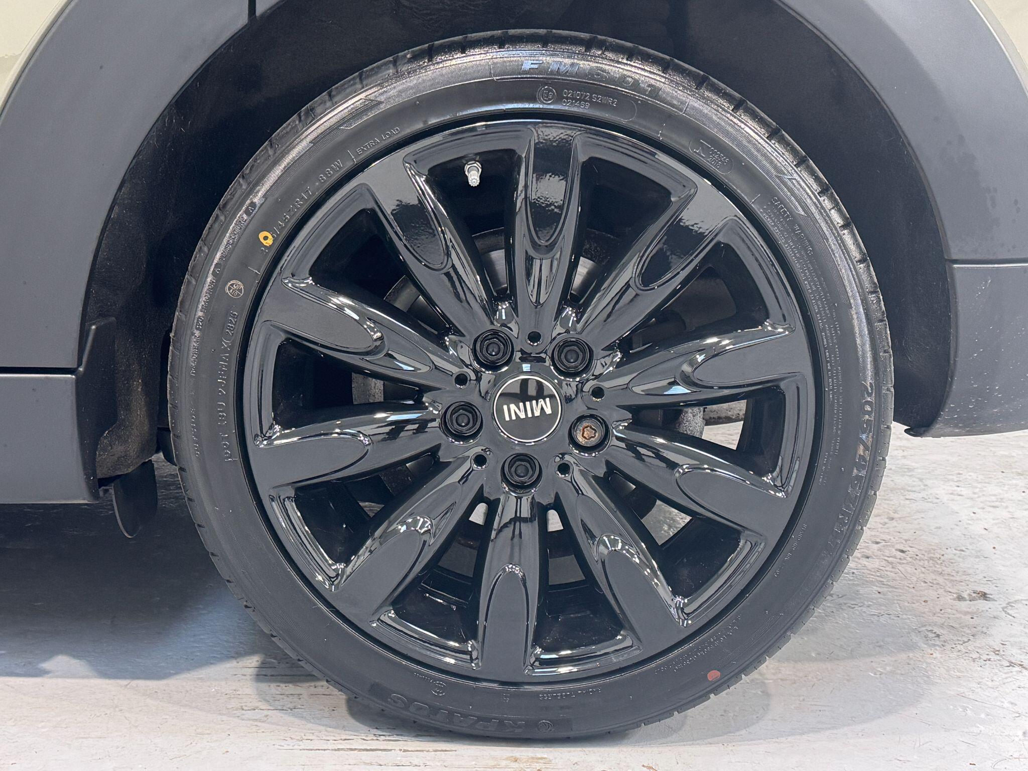 MINI Hatch - Image 25