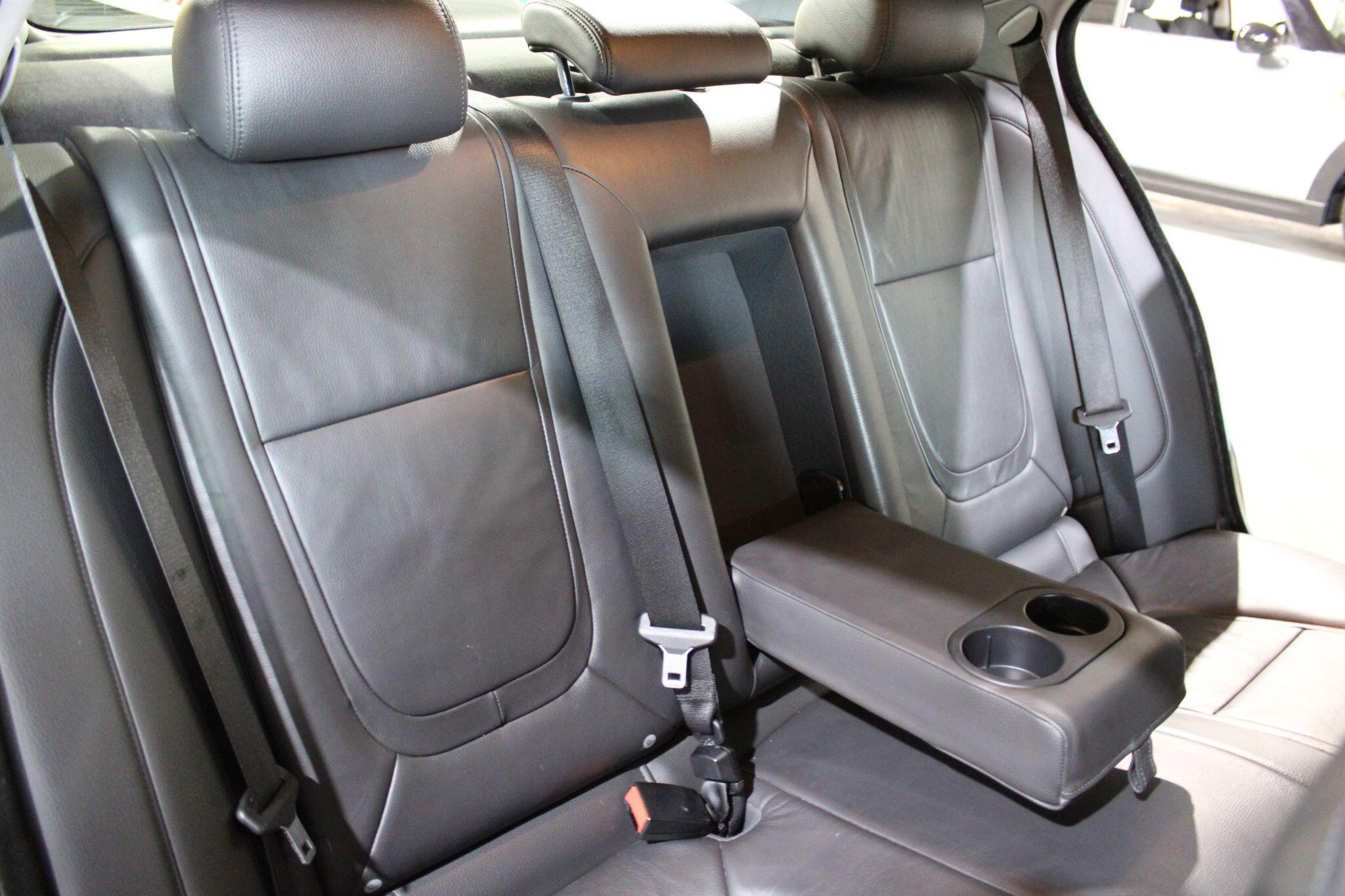 Jaguar XF - Image 8