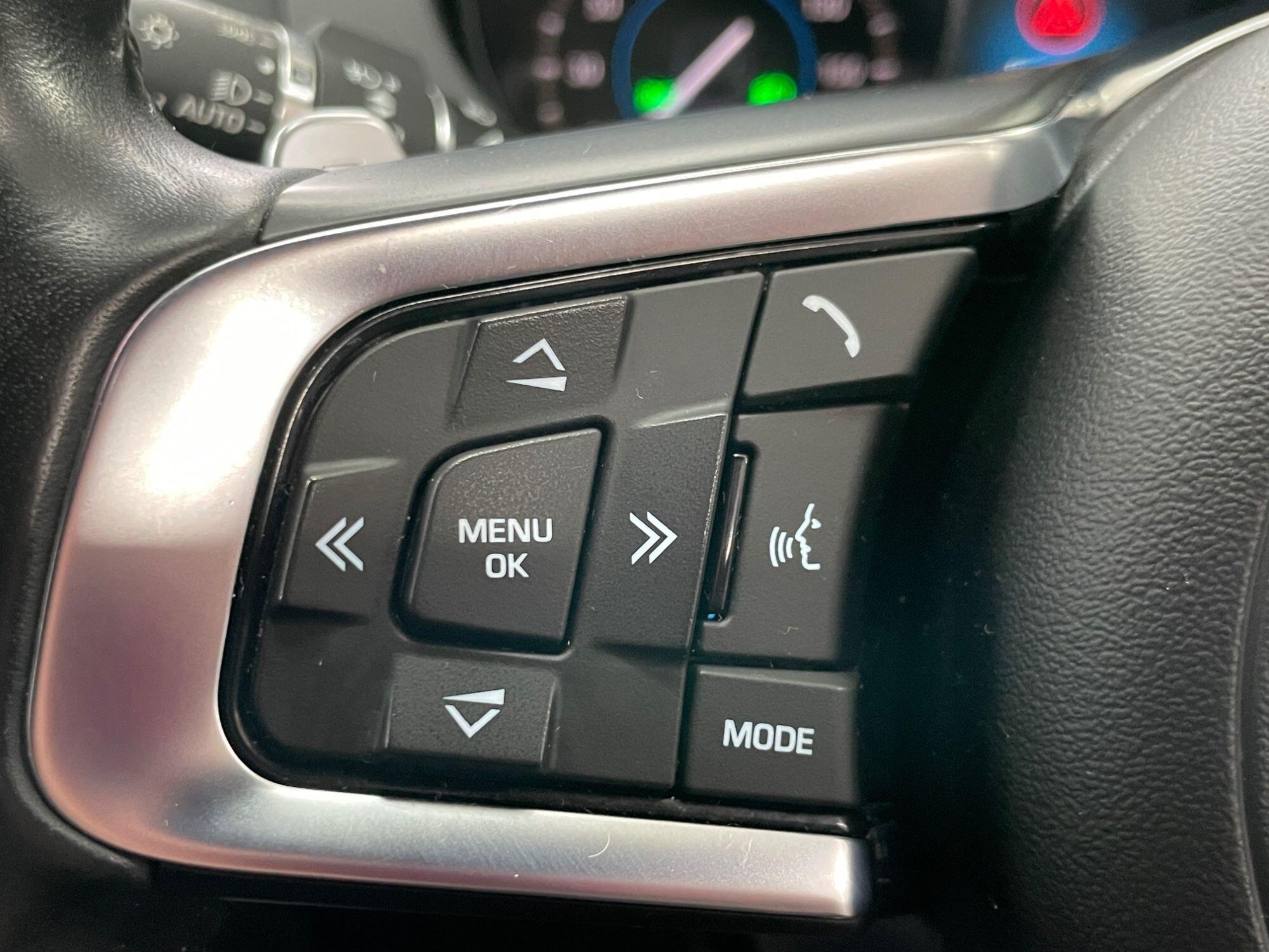 Jaguar F-Pace - Image 36