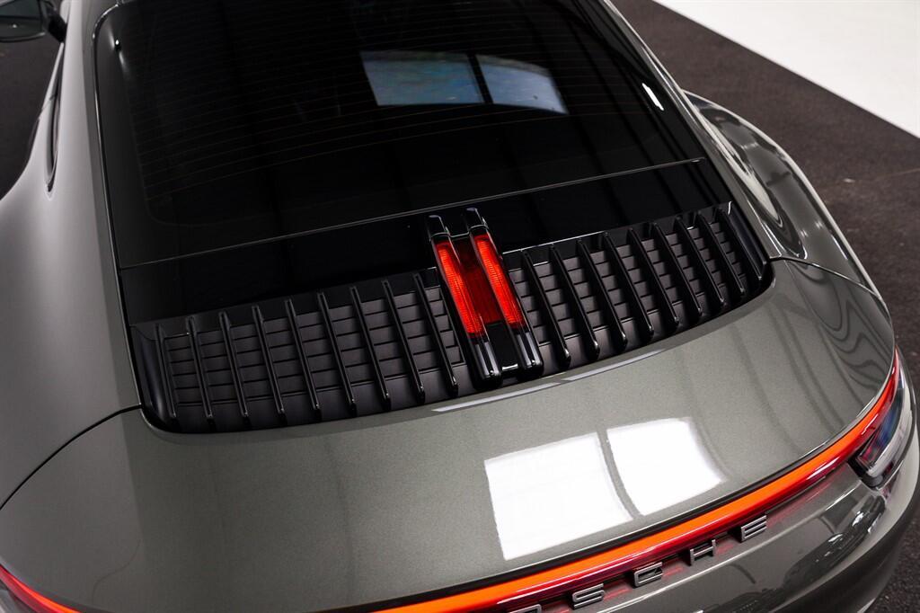 Porsche 911 - Image 10