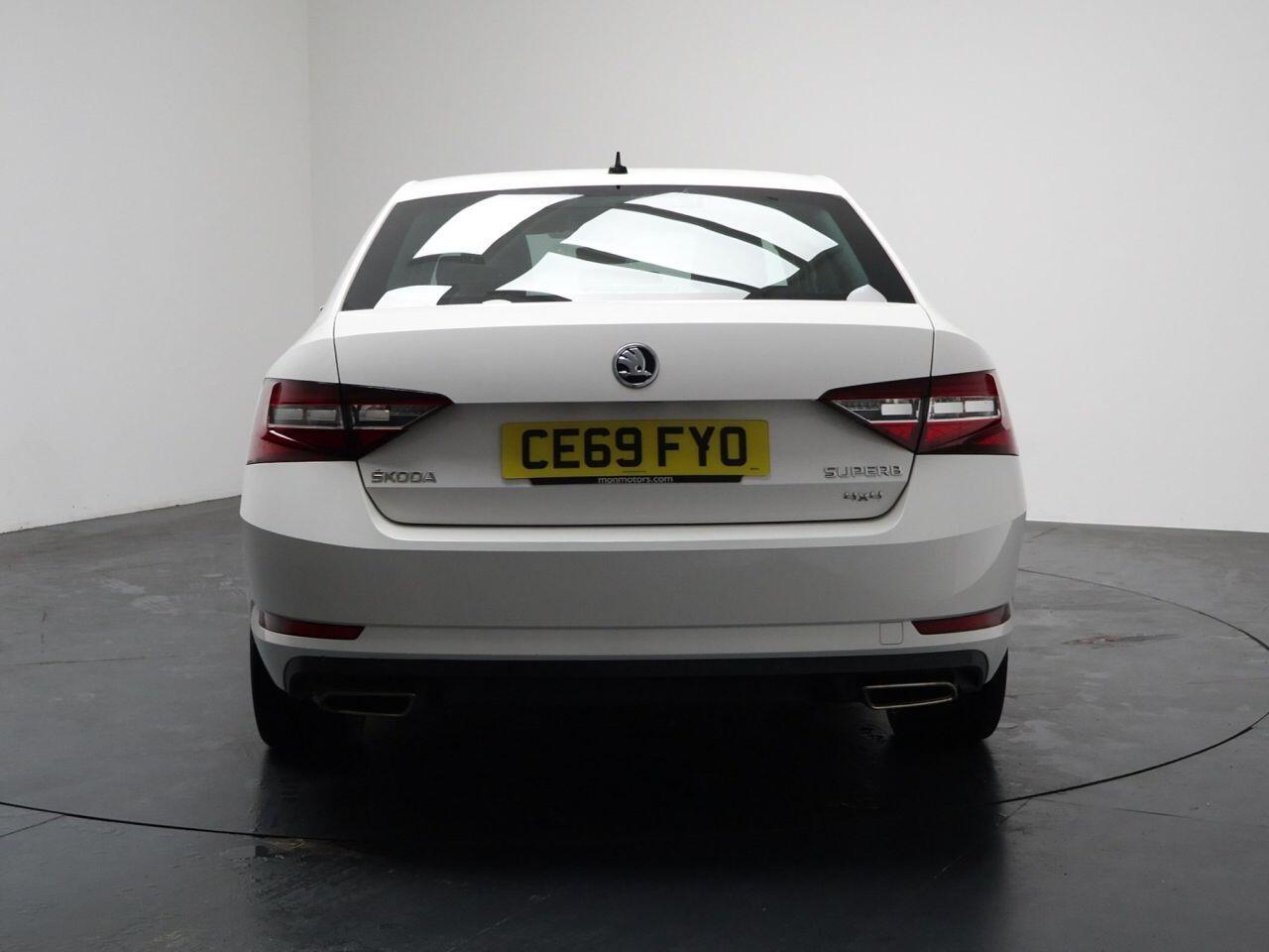 Skoda Superb - Image 12