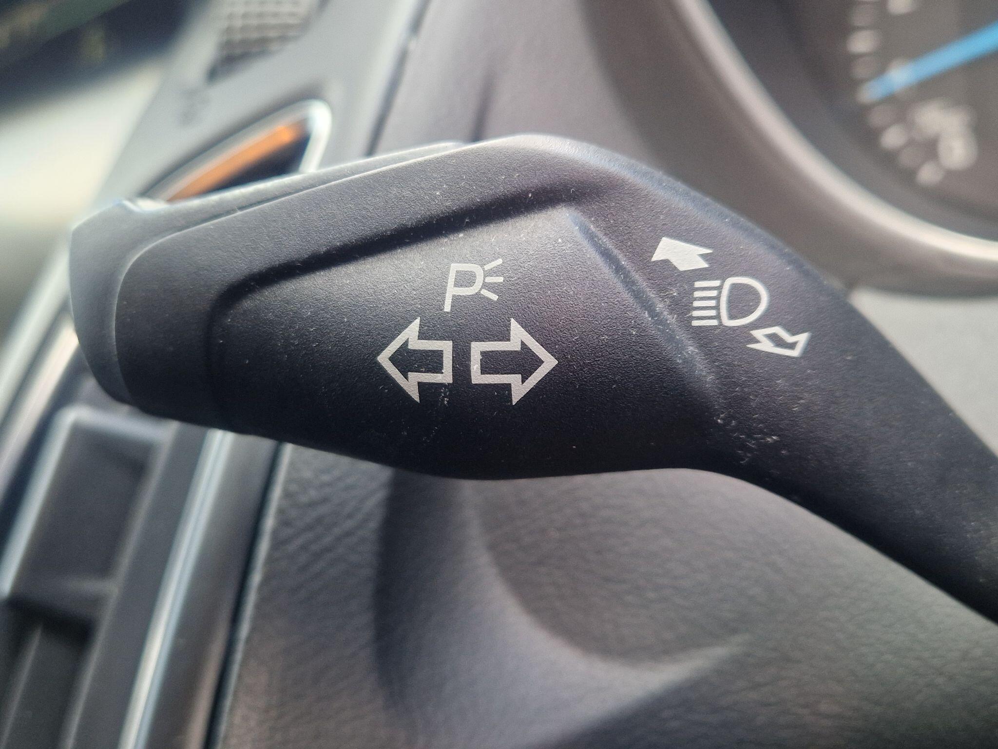 Ford Focus - Image 38