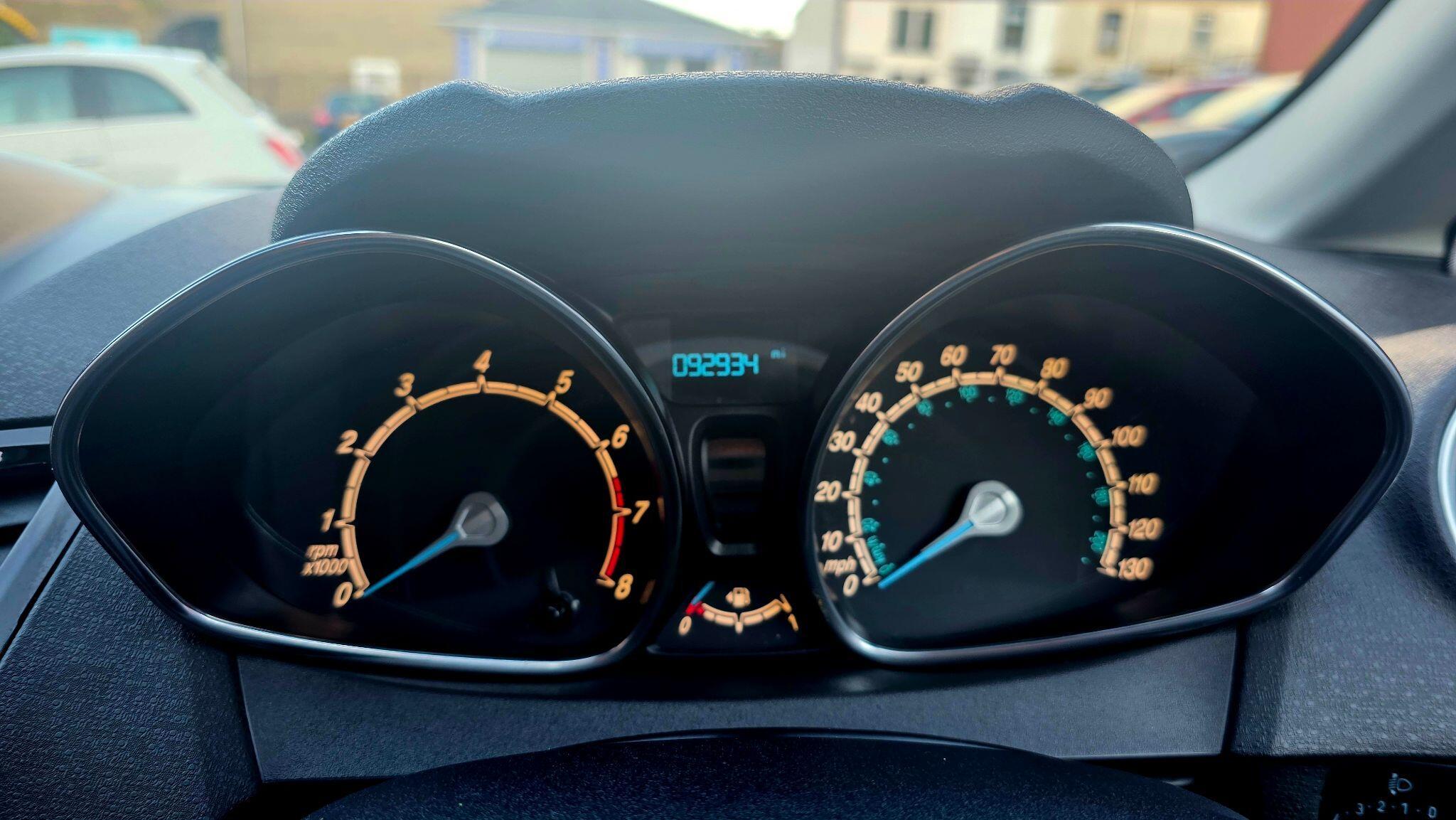 Ford Fiesta - Image 25