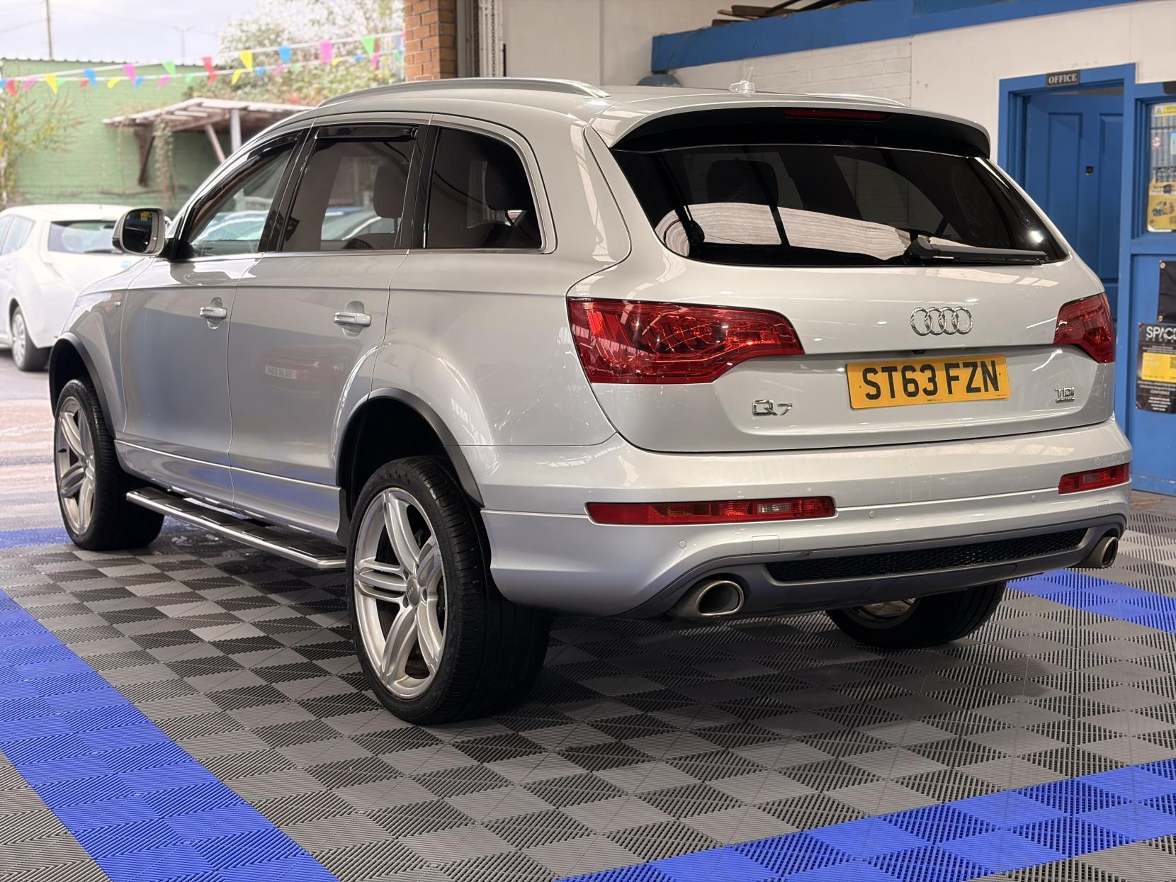 Audi Q7 - Image 5