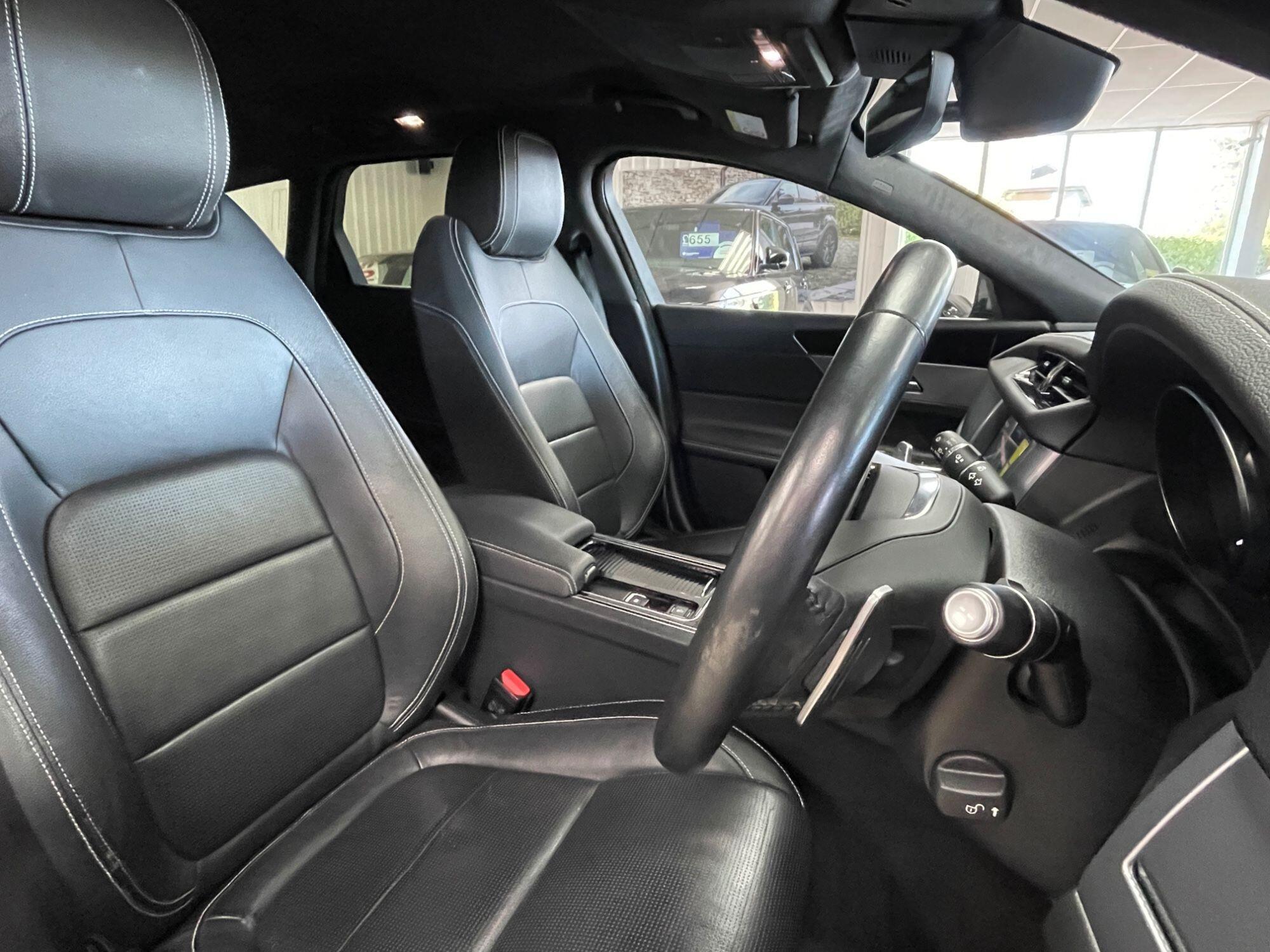 Jaguar XF - Image 27