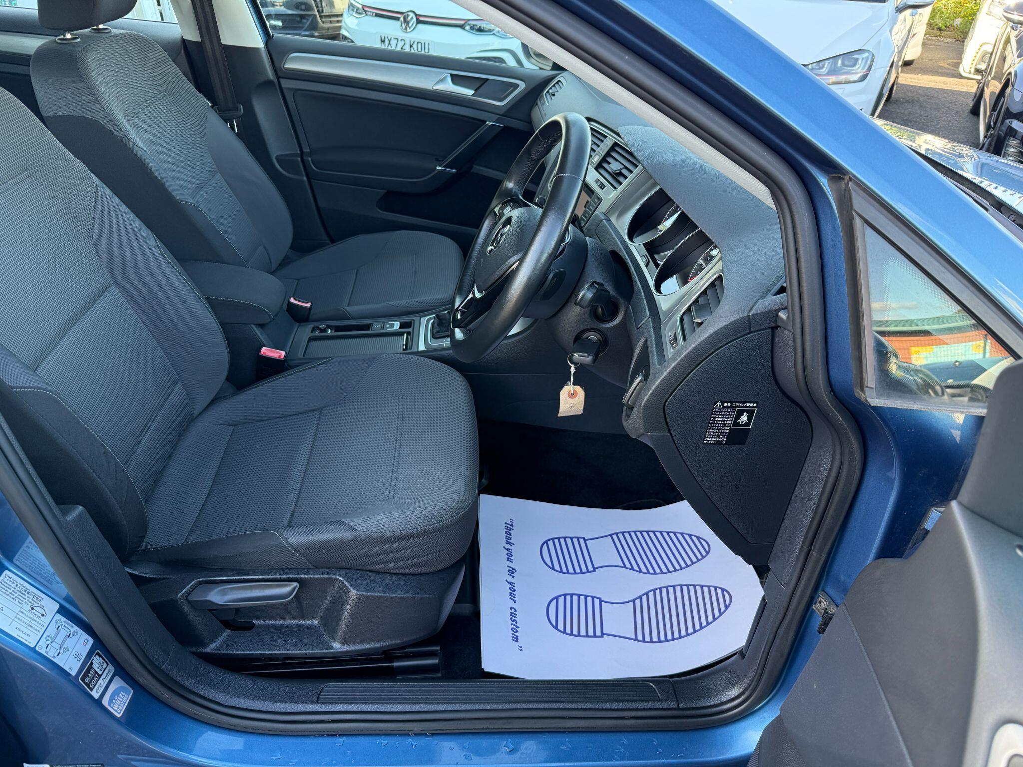 Volkswagen Golf - Image 26