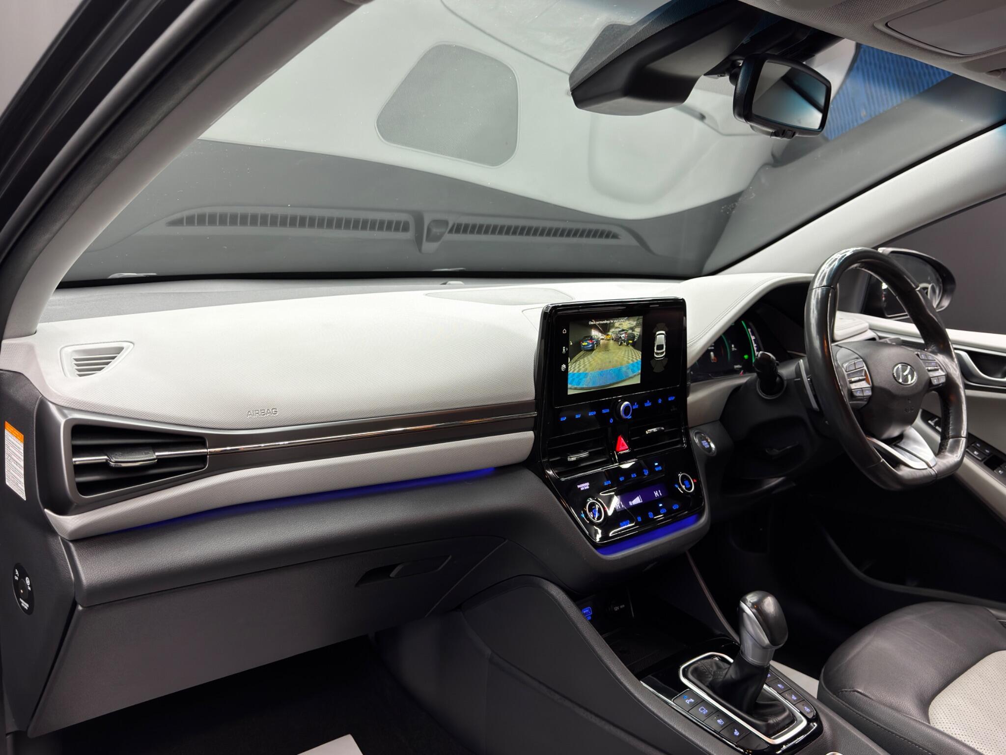 Hyundai Ioniq - Image 11