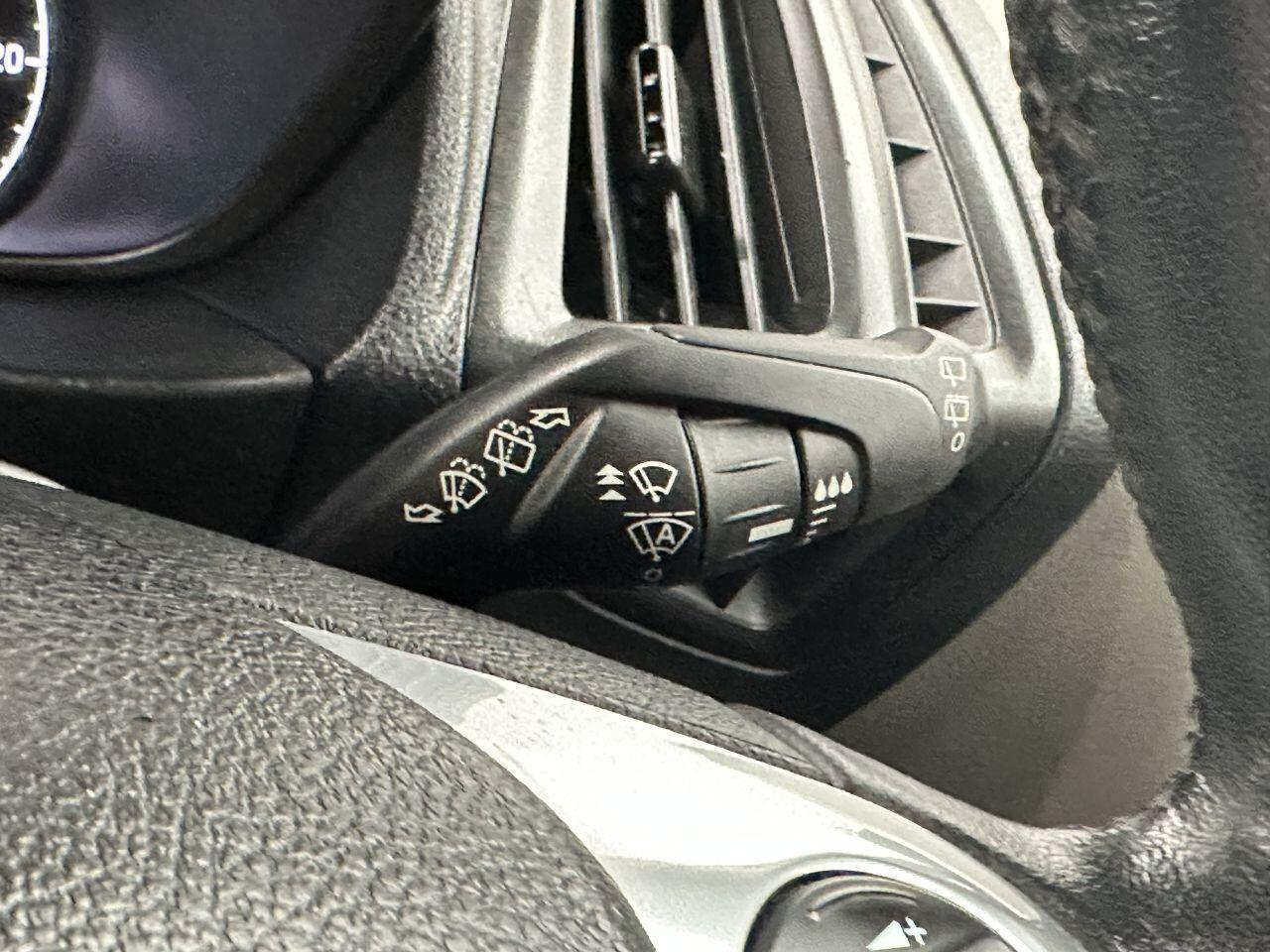 Ford Grand Tourneo Connect - Image 32