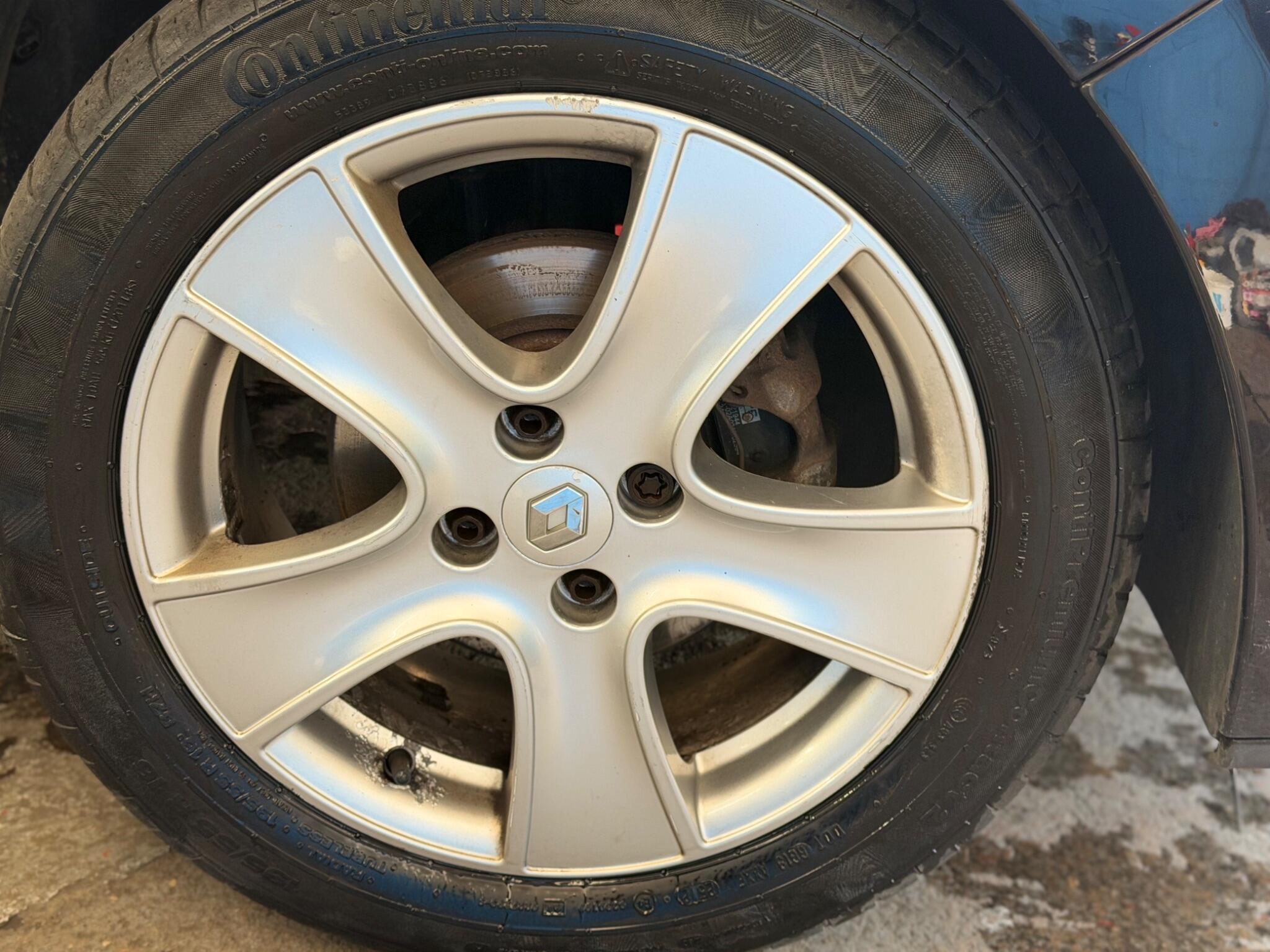 Renault Clio - Image 14