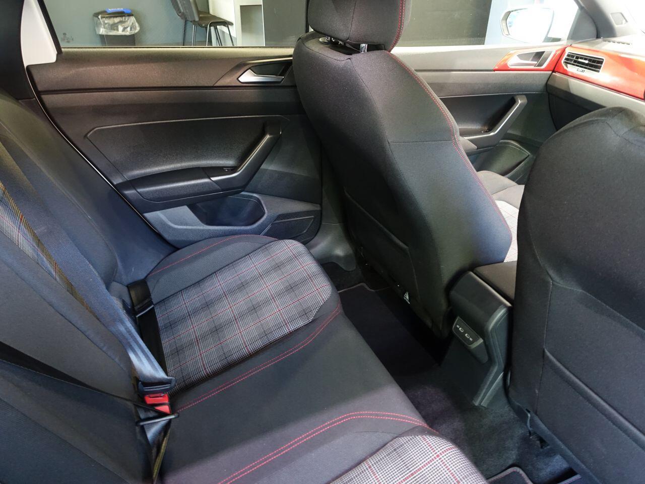 Volkswagen Polo - Image 15