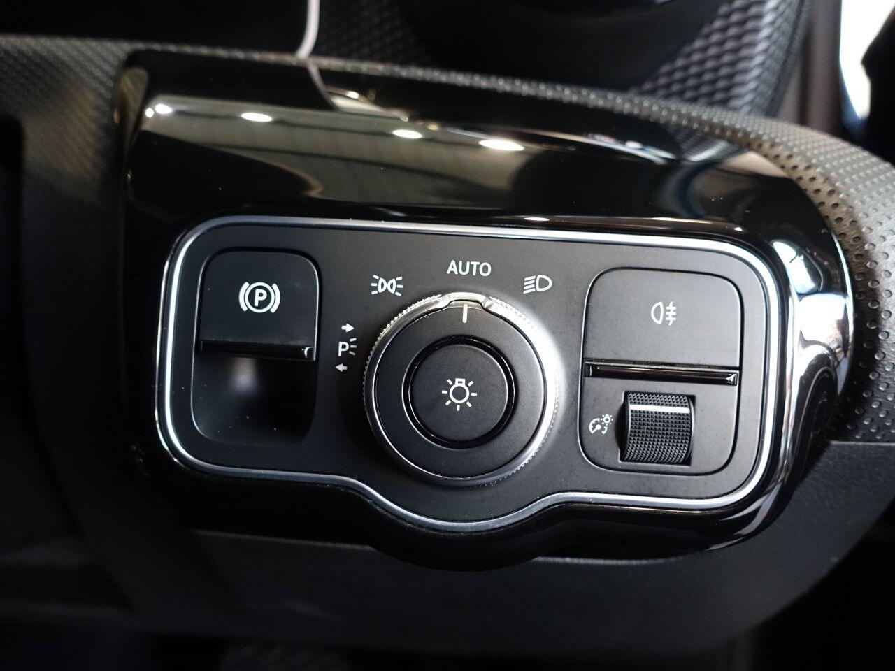 Mercedes-benz A-CLASS - Image 25