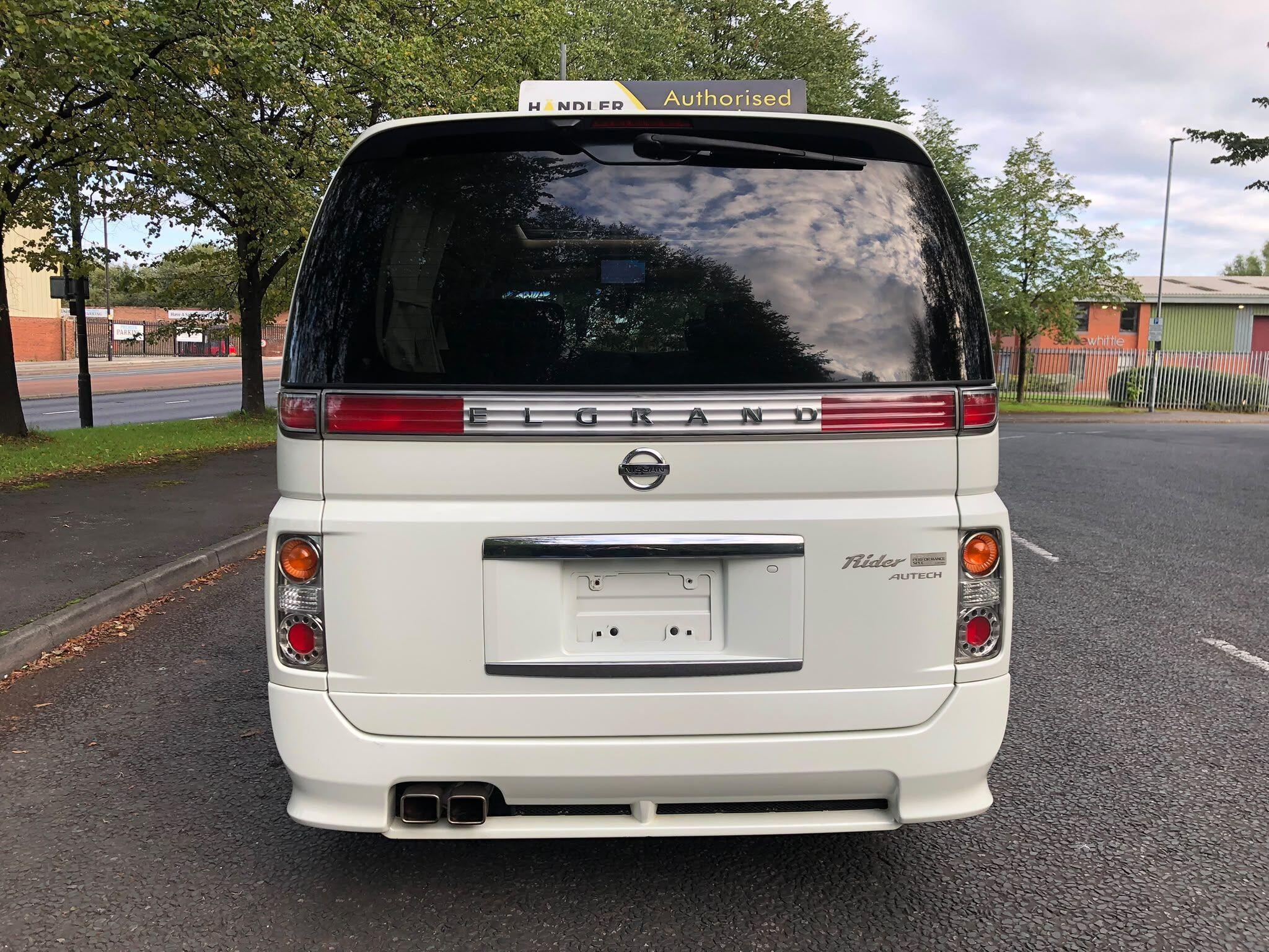 Nissan Elgrand - Image 6