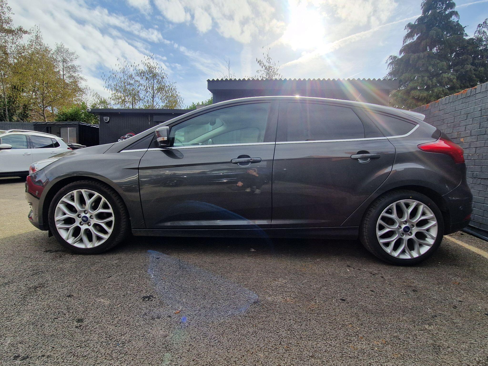 Ford Focus - Image 6