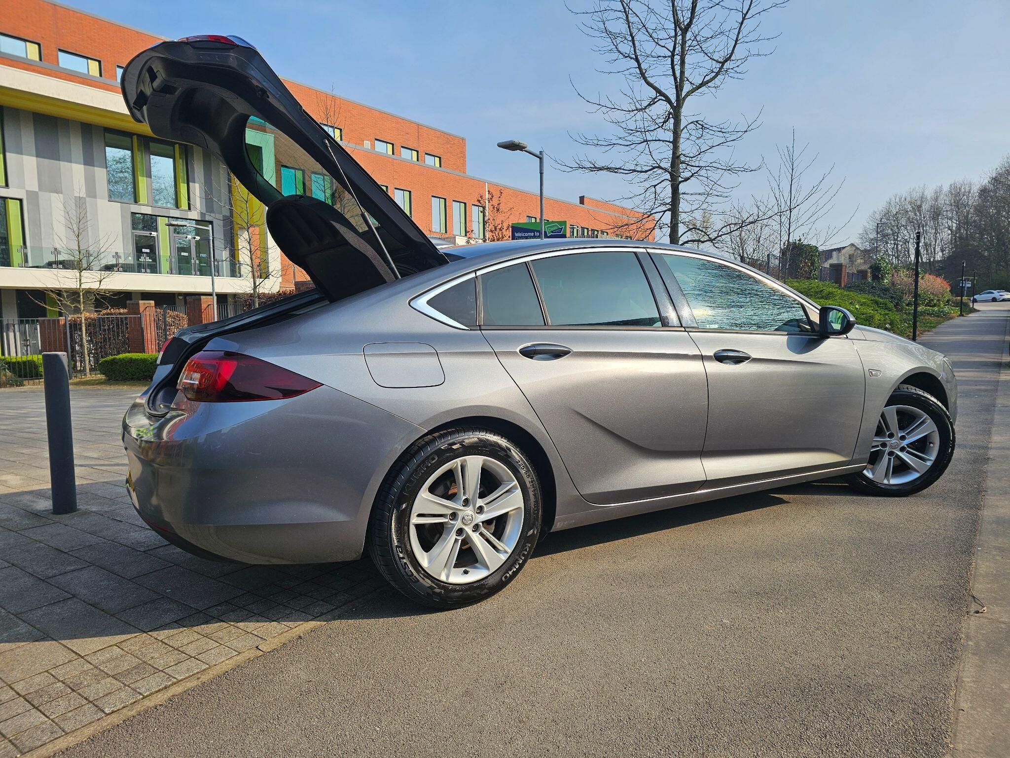 Vauxhall Insignia - Image 19