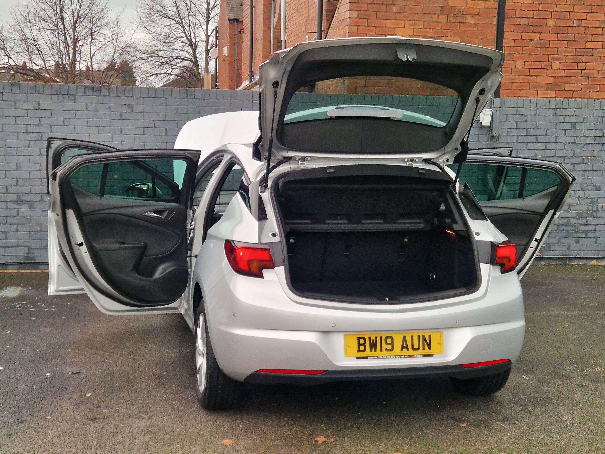 Vauxhall Astra - Image 18