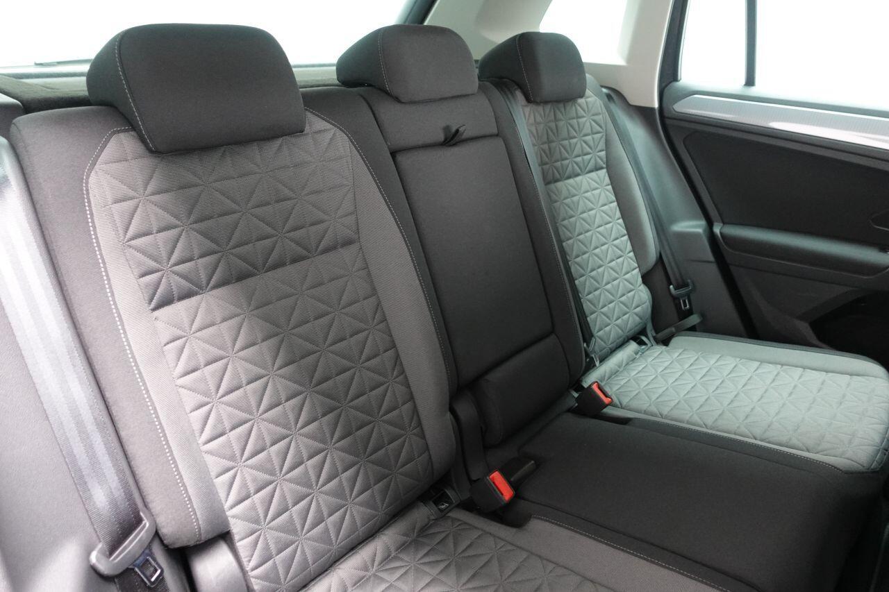 Volkswagen Tiguan - Image 18