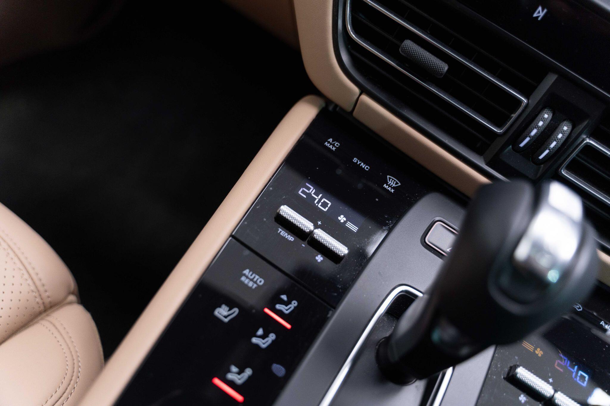 Porsche Macan - Image 9