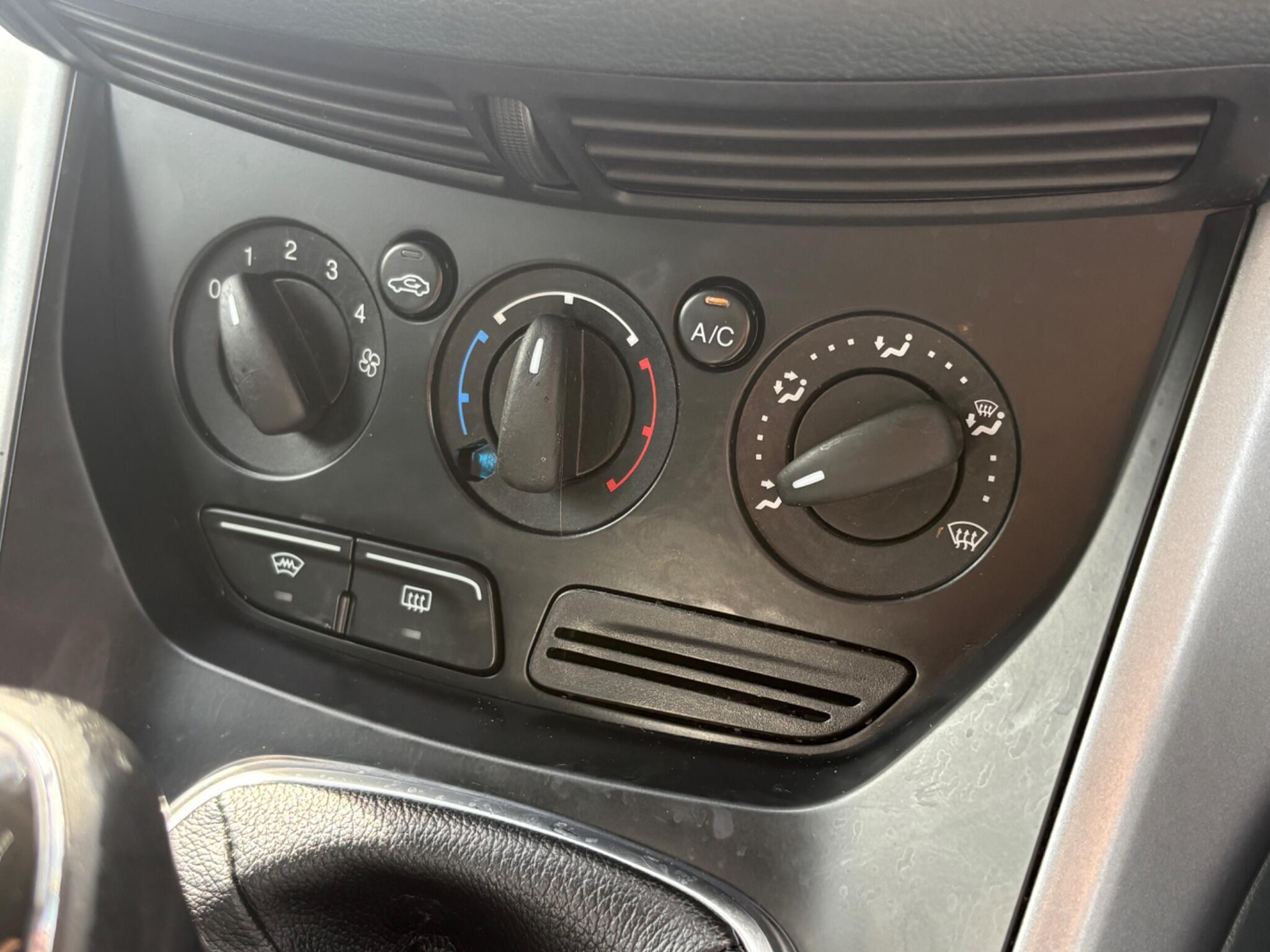 Ford C-MAX - Image 37