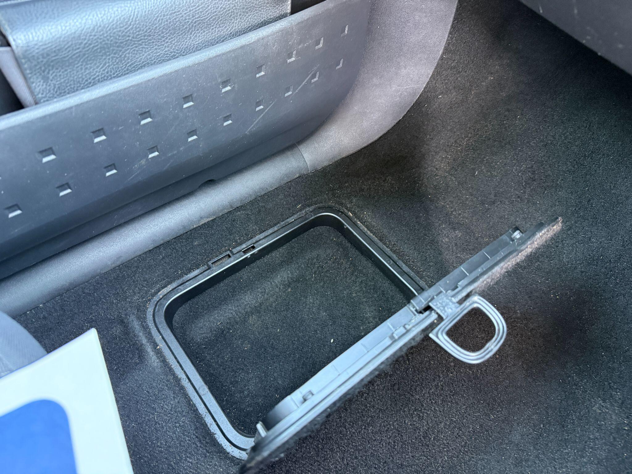 Renault Megane - Image 53