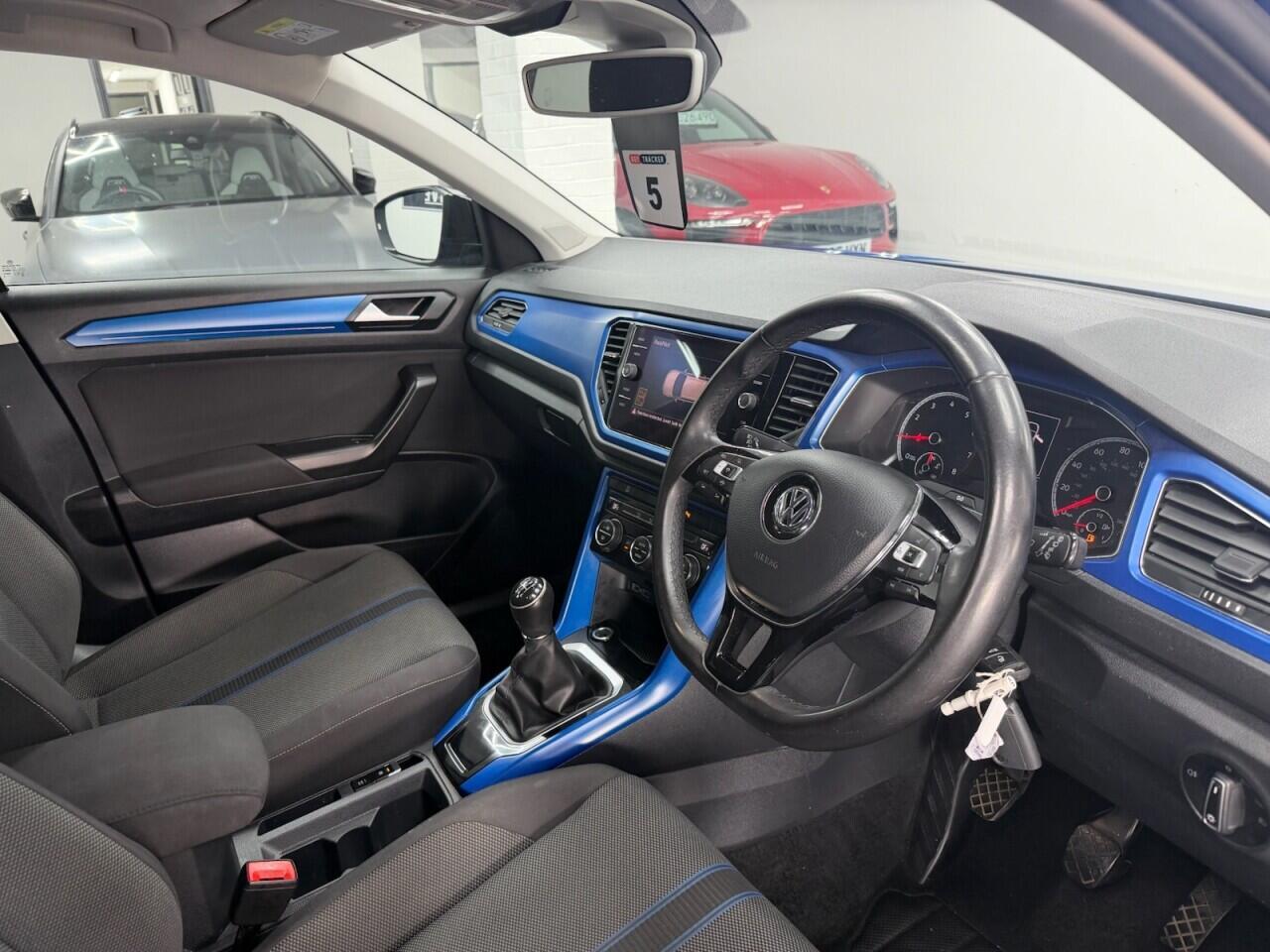 Volkswagen T-Roc - Image 15
