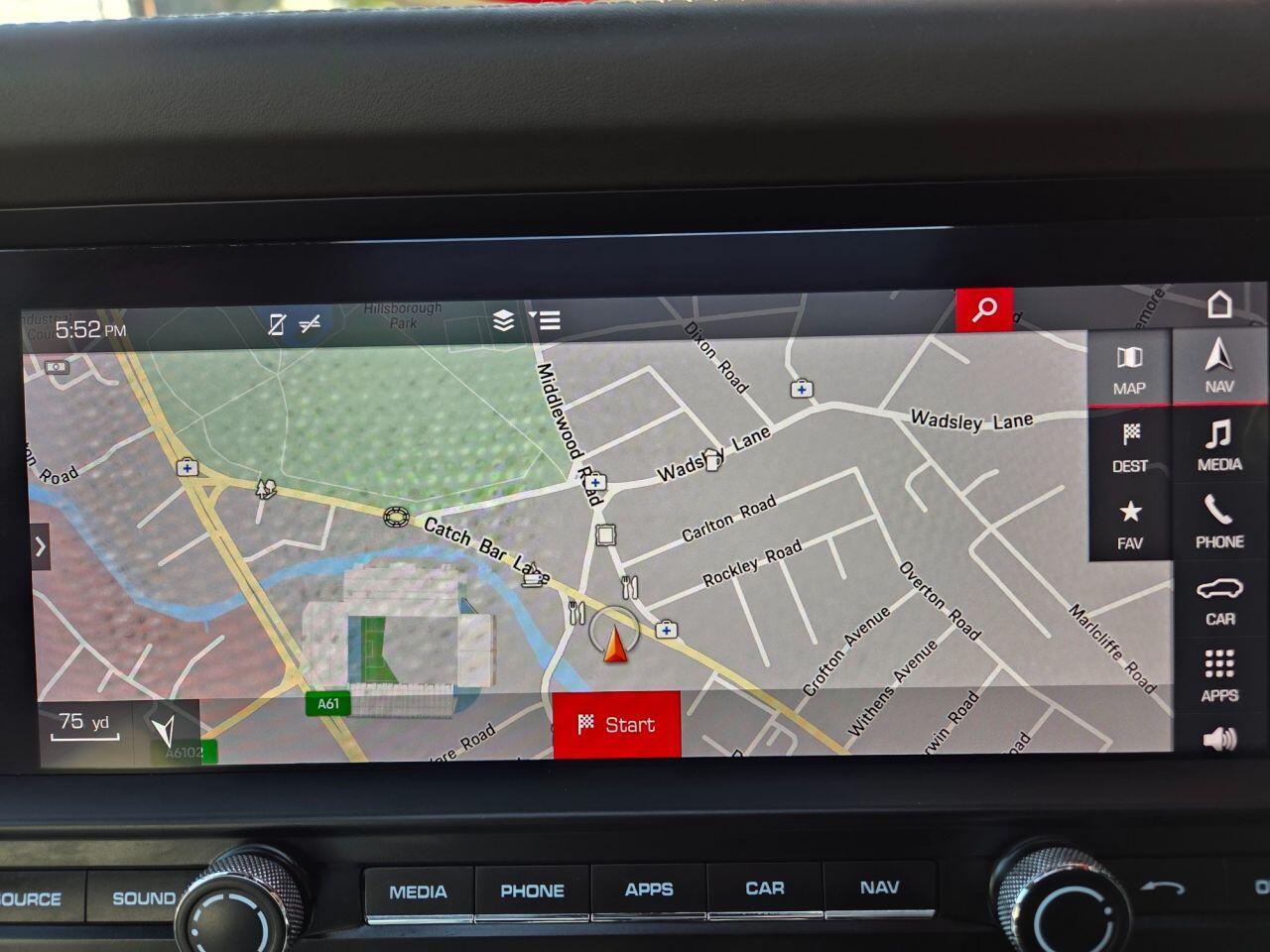 Porsche Macan - Image 24