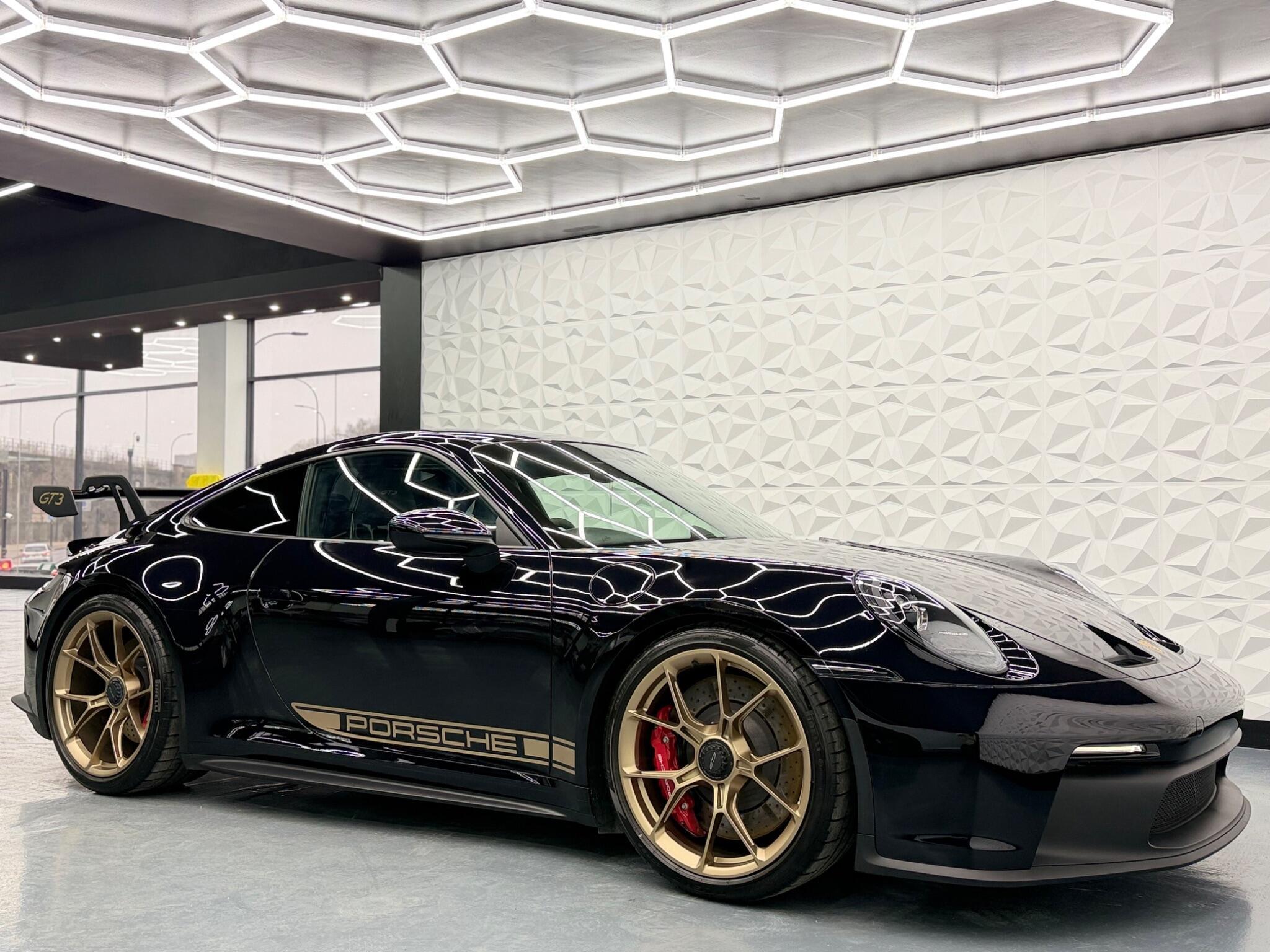 Porsche 911 - Image 15