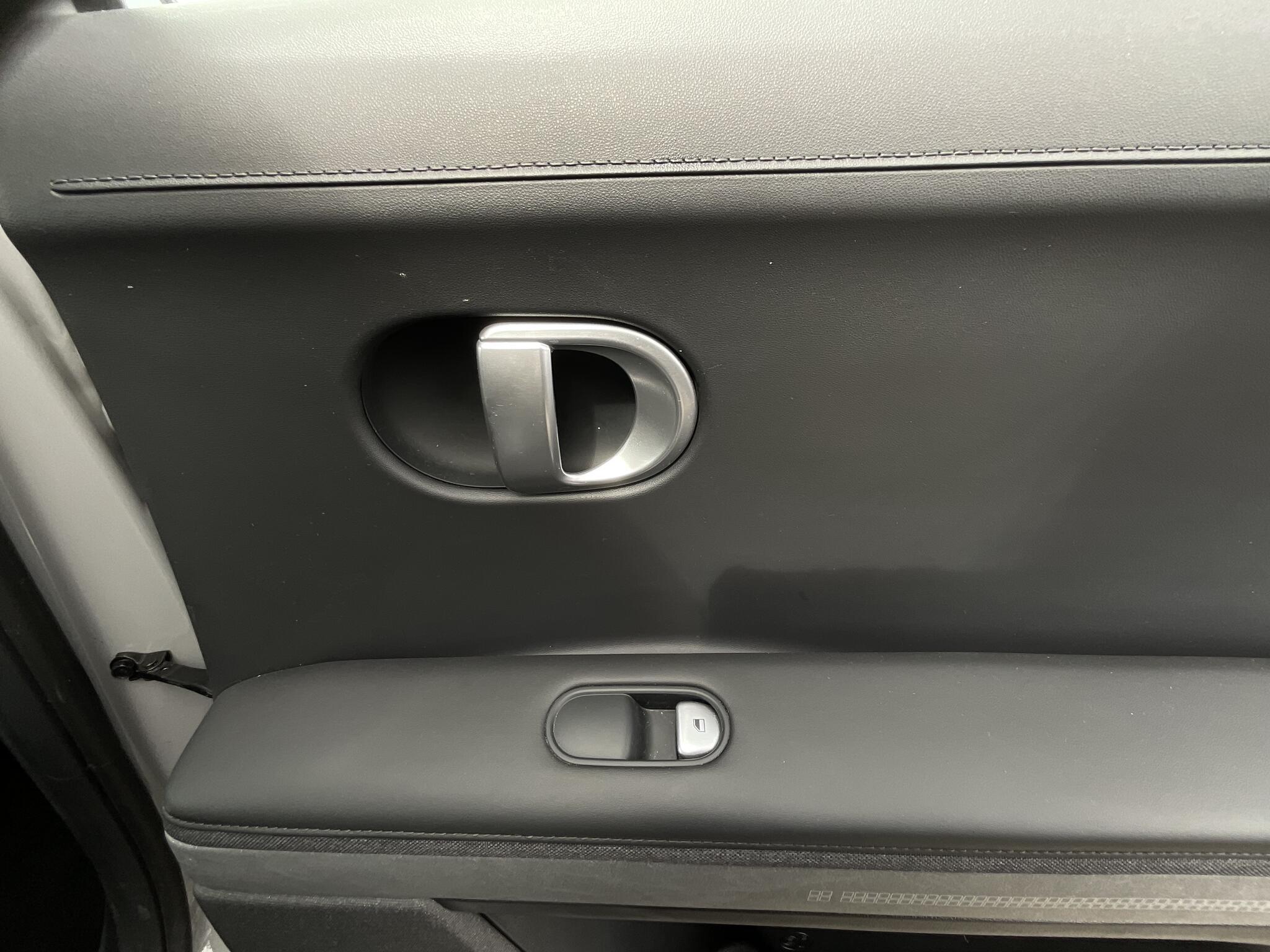 Hyundai Ioniq 5 - Image 13