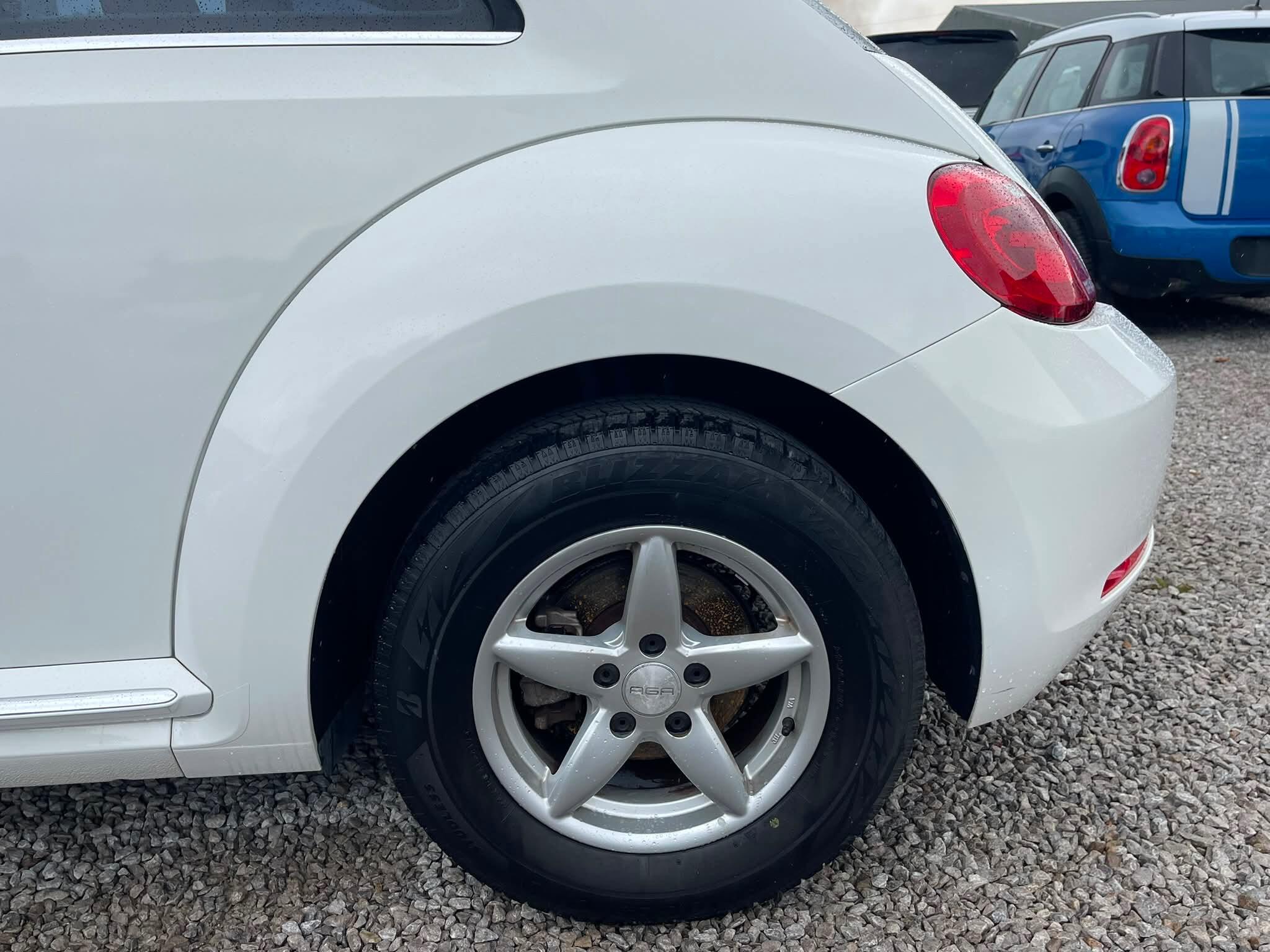 Volkswagen Beetle - Image 19