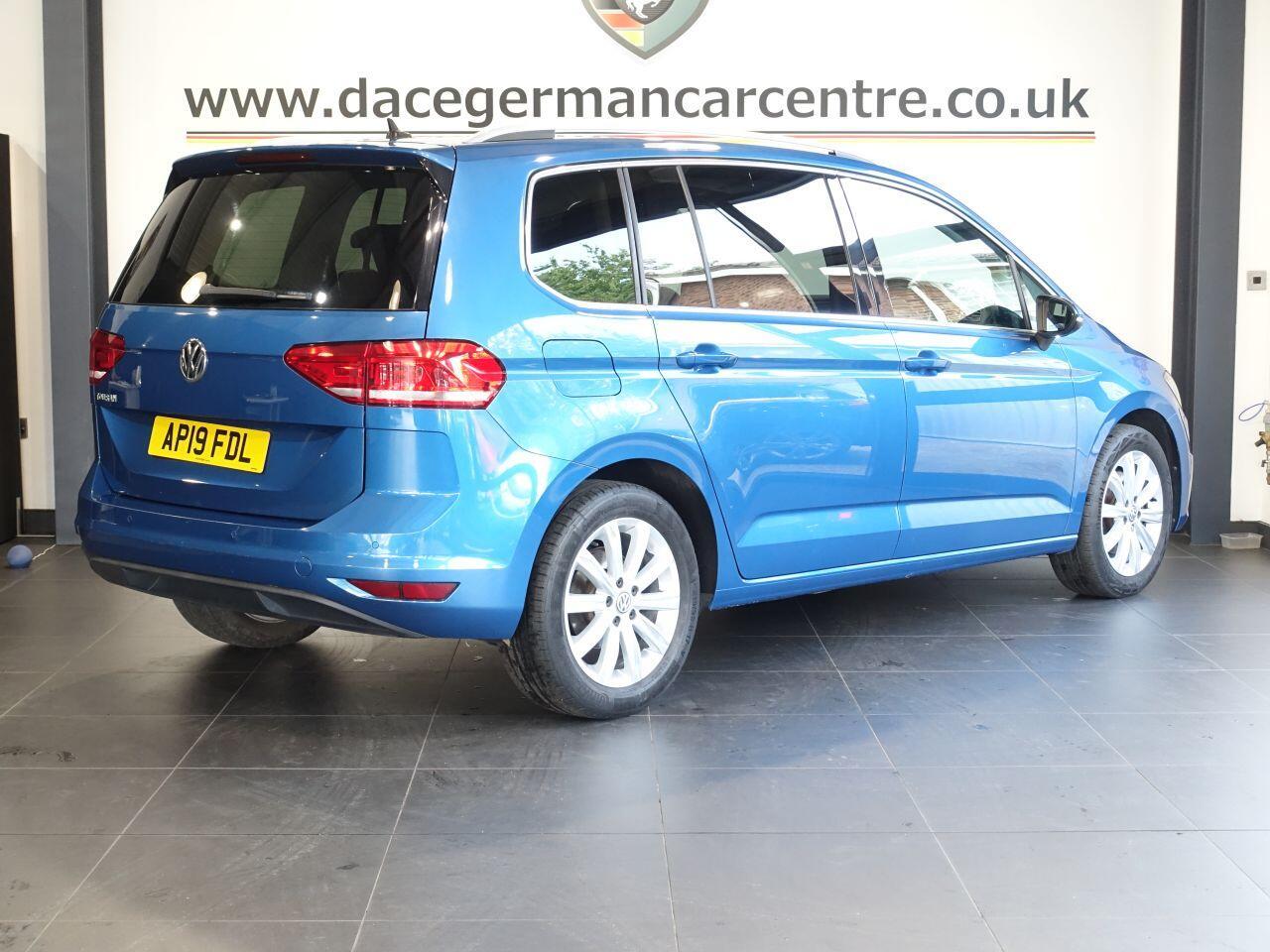 Volkswagen Touran - Image 6
