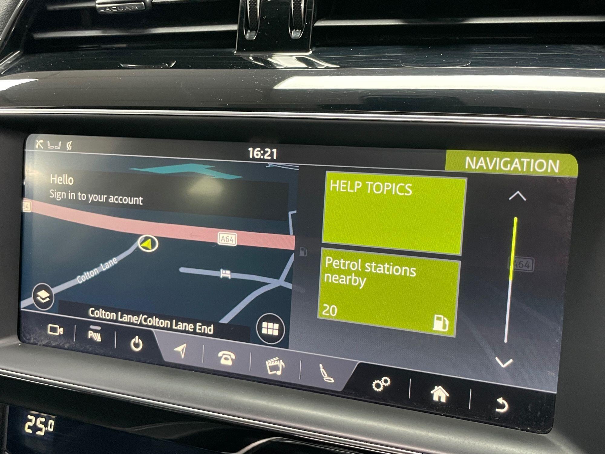 Jaguar F-Pace - Image 39