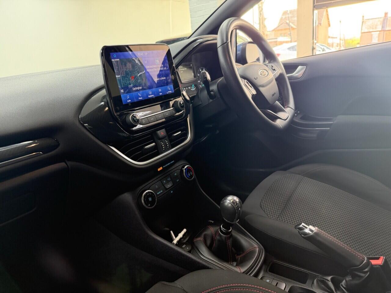 Ford Fiesta - Image 25