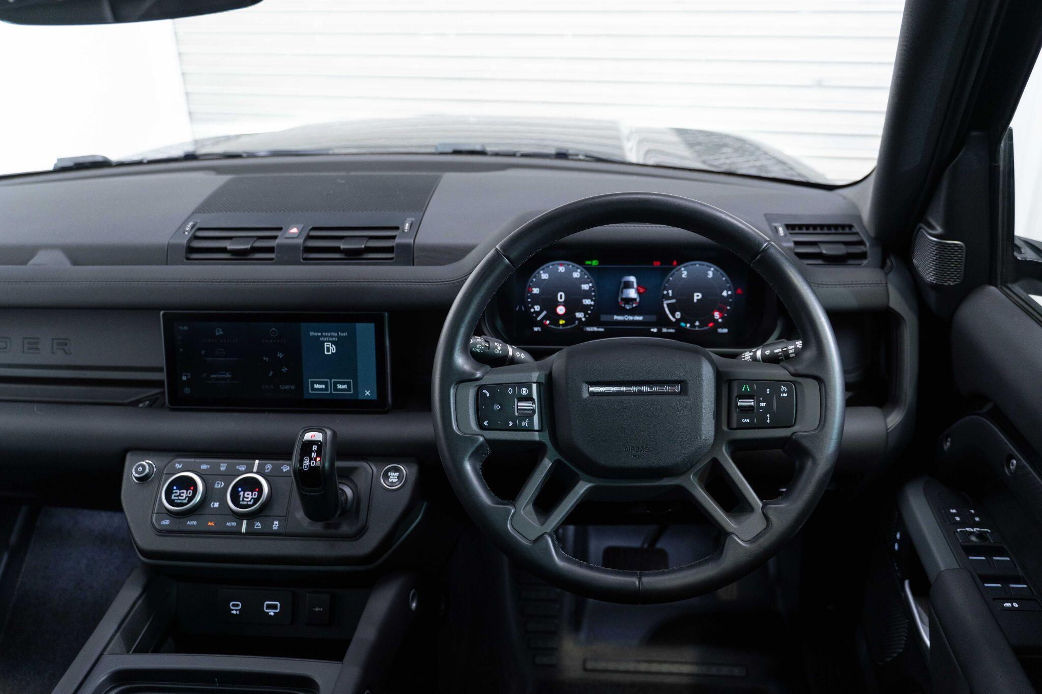 Land Rover Defender 110 - Image 8