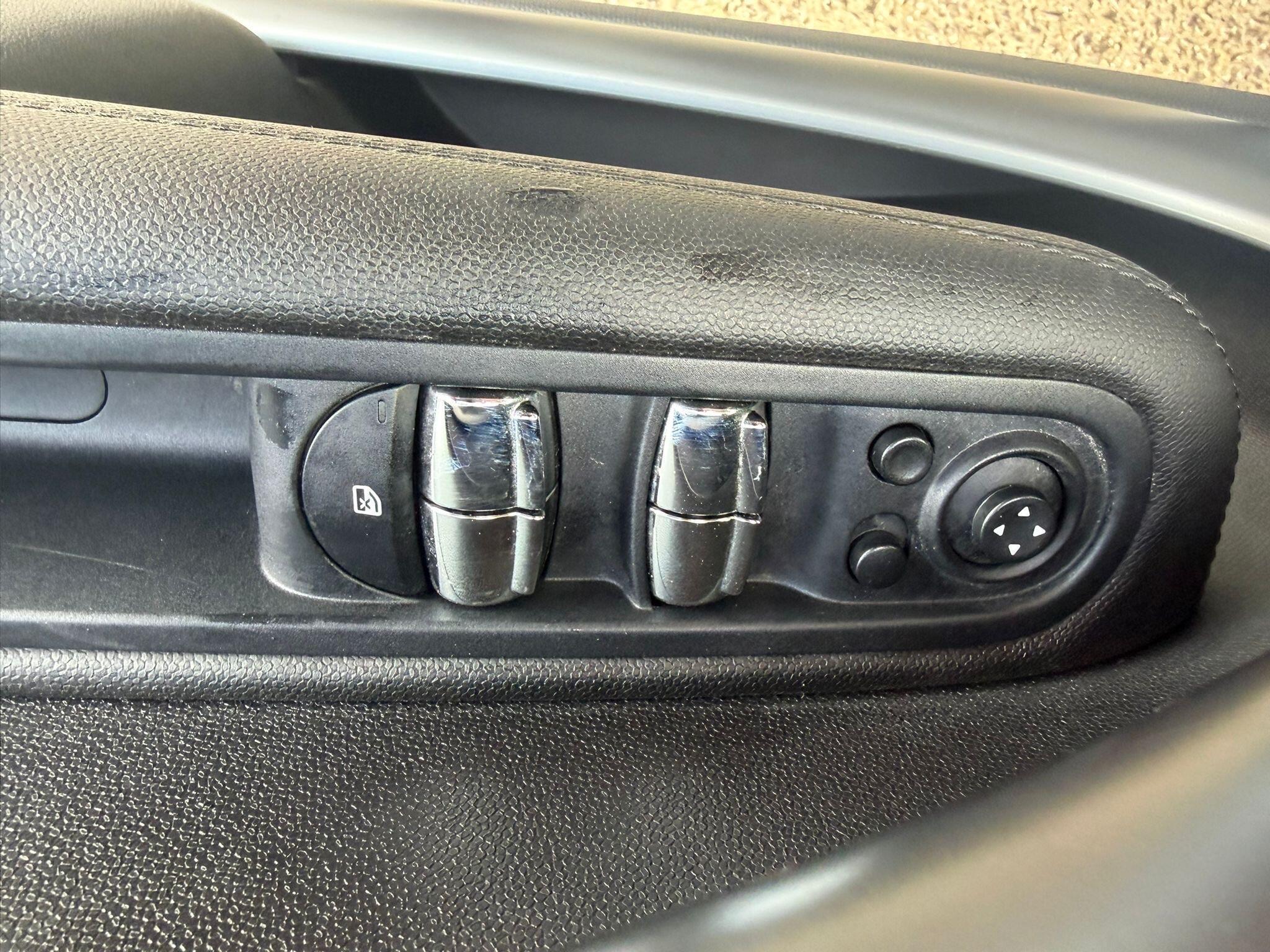 MINI Clubman - Image 19