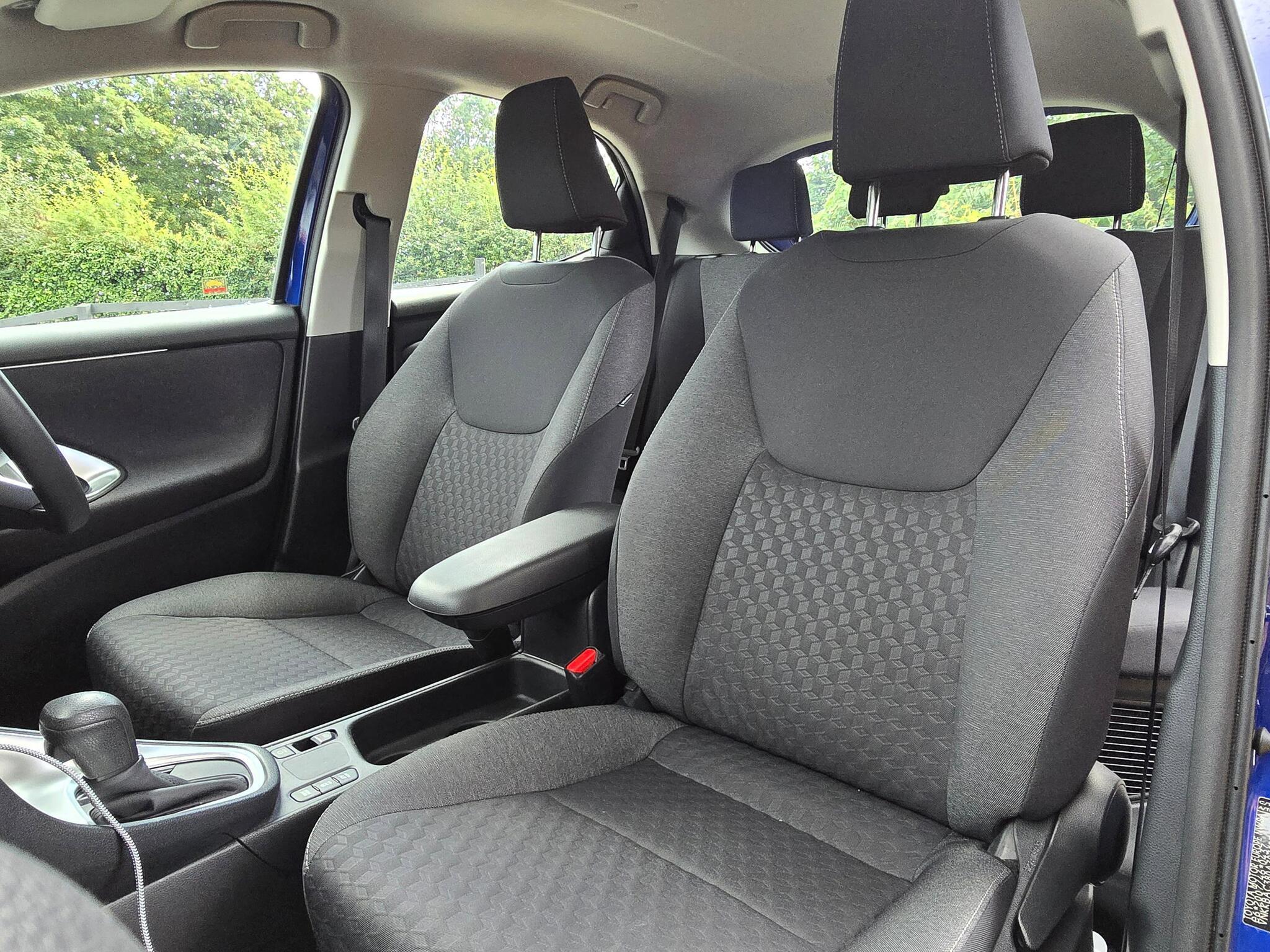 Toyota Yaris - Image 5