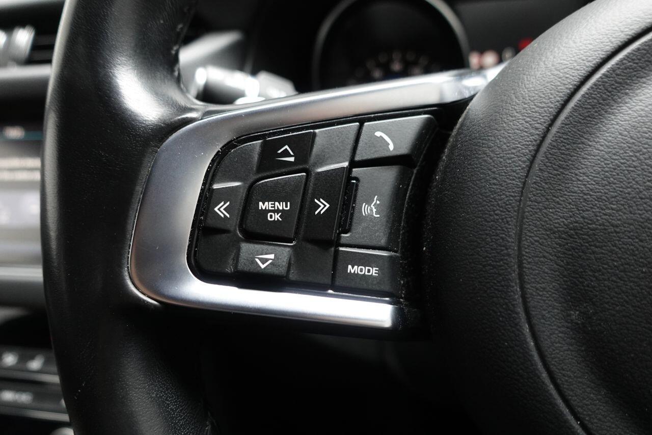 Jaguar XF - Image 30