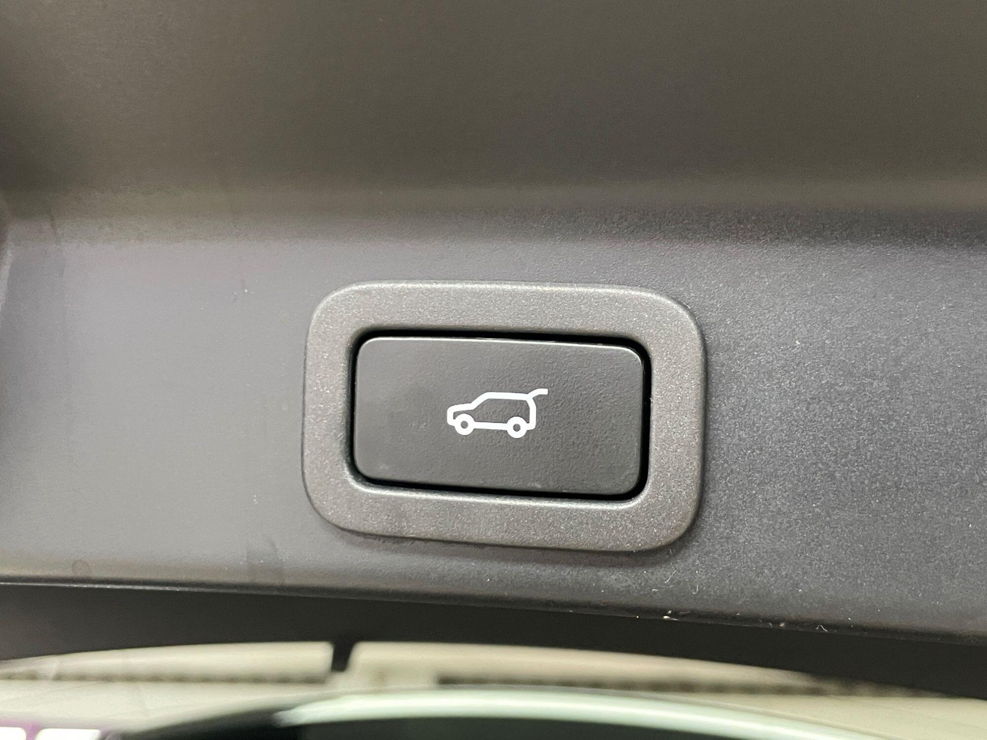 Jaguar F-Pace - Image 13