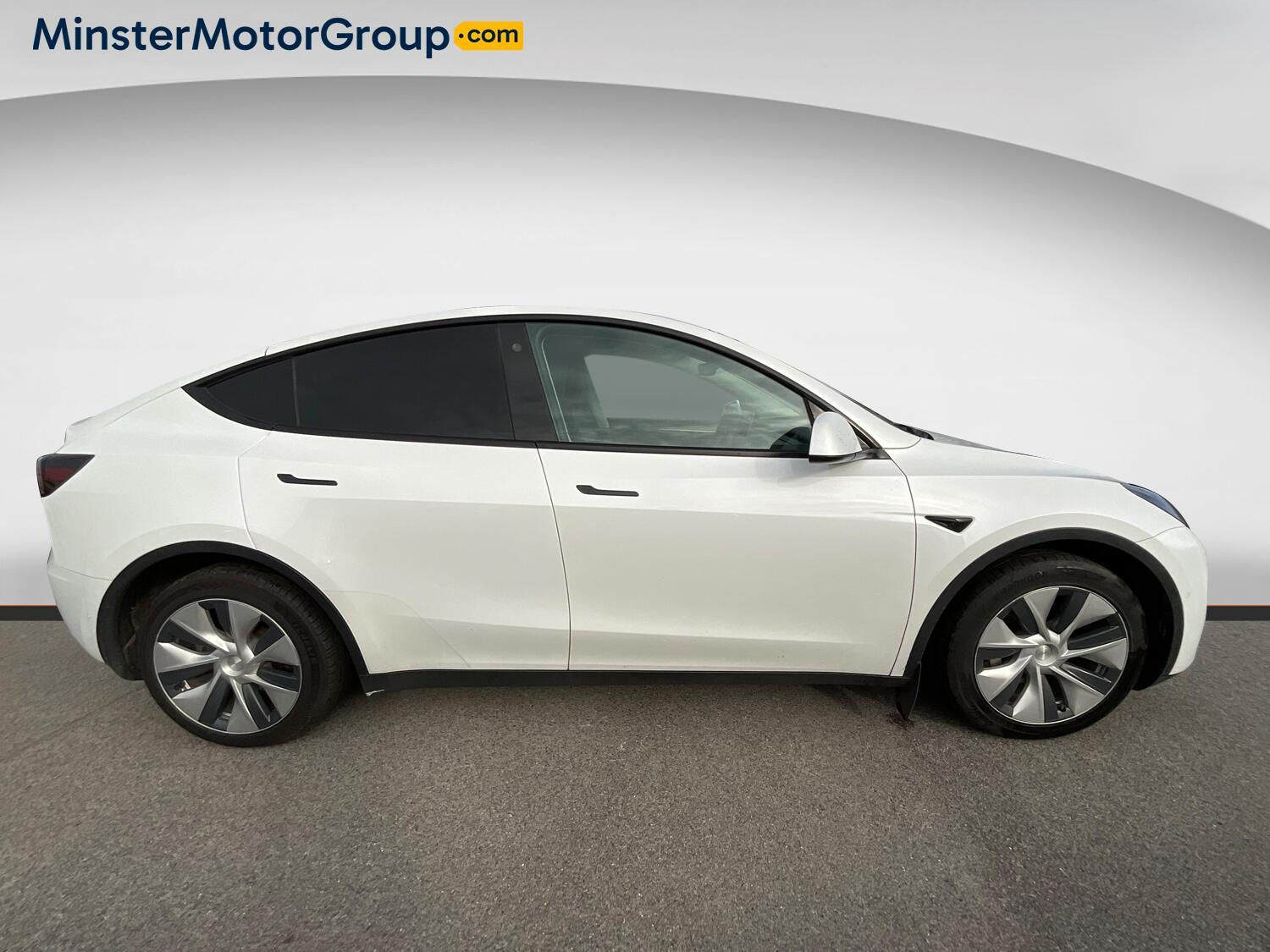 Tesla Model Y - Image 2