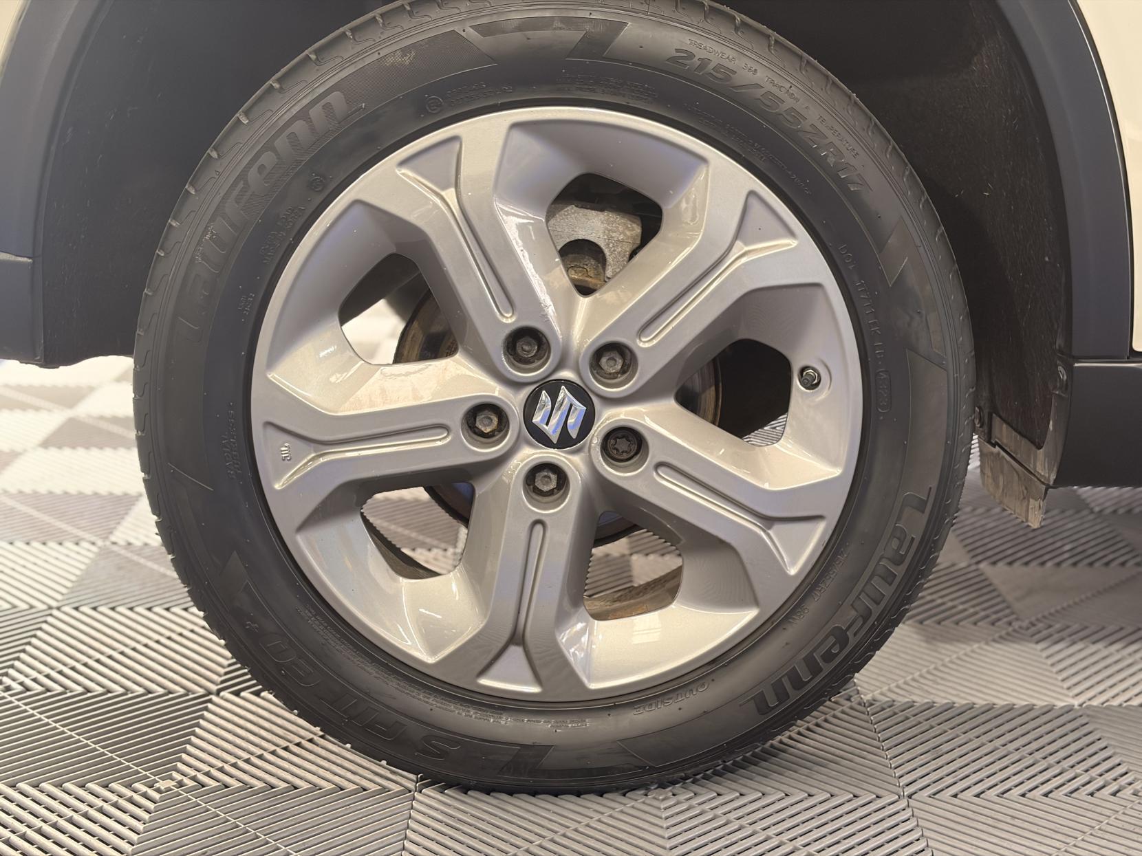 Suzuki Vitara - Image 16