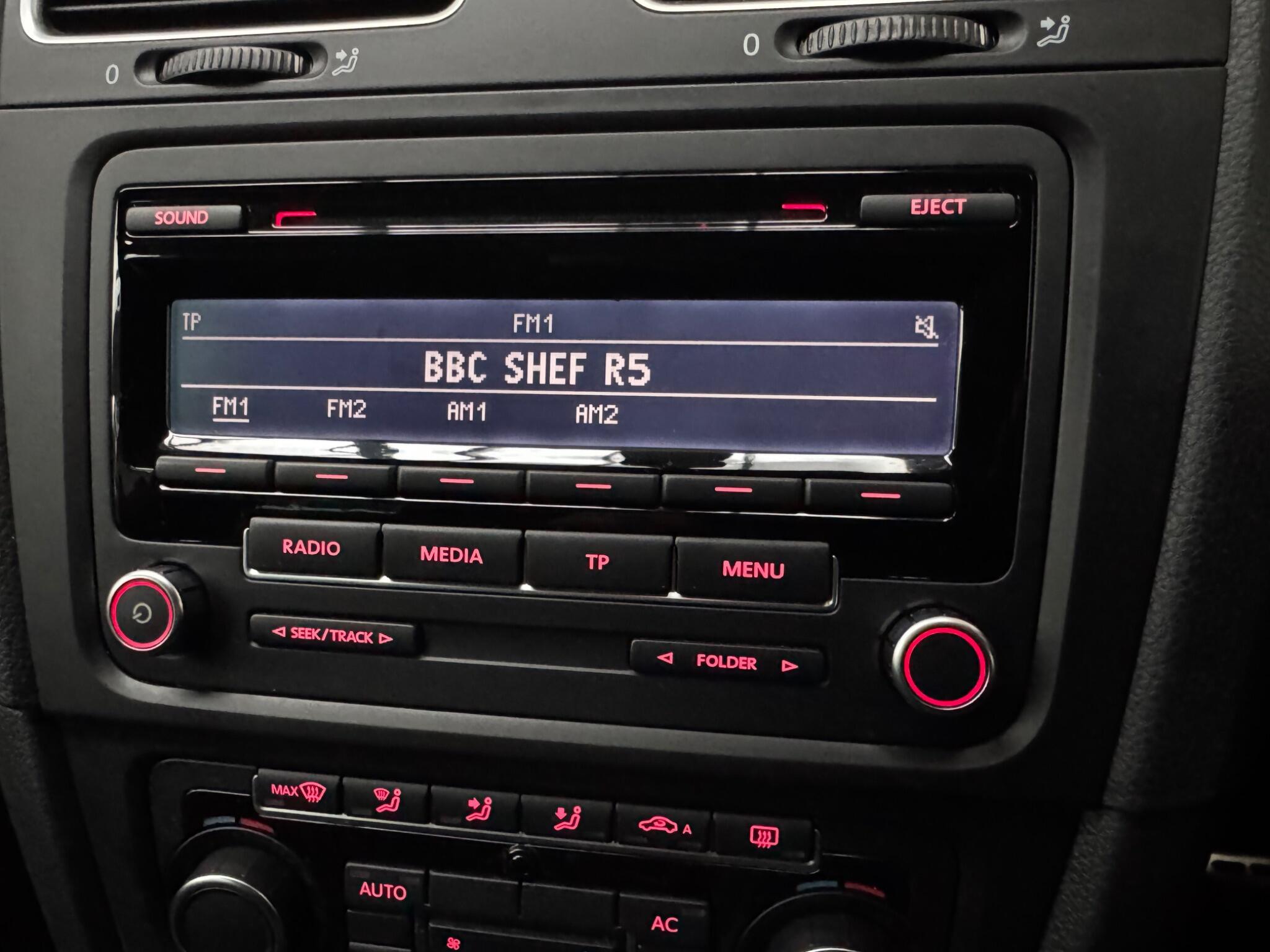 Volkswagen Golf - Image 13
