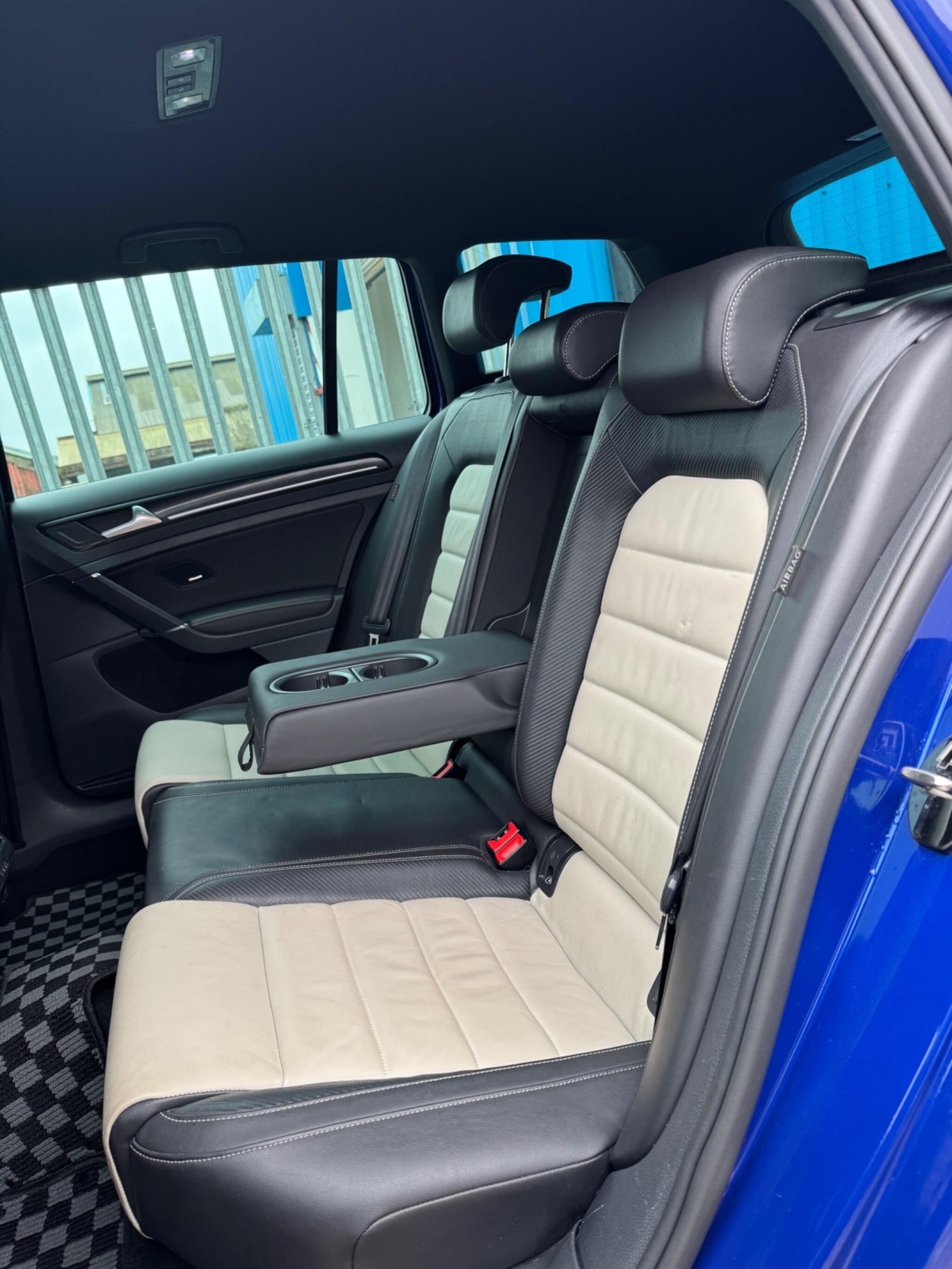 Volkswagen Golf - Image 29