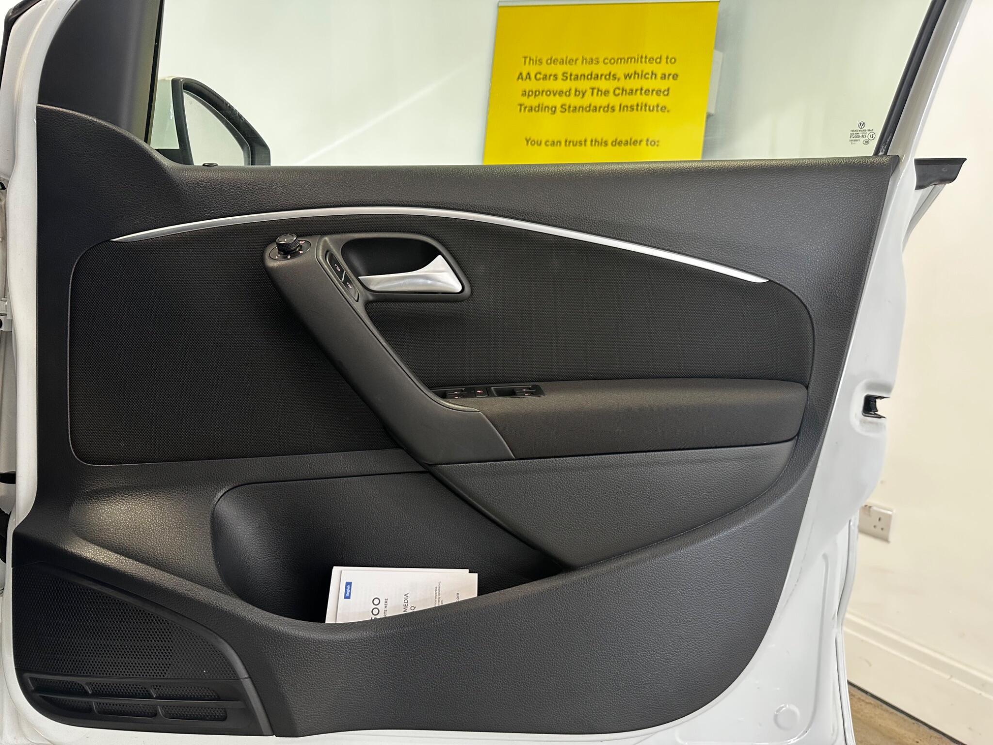 Volkswagen Polo - Image 11