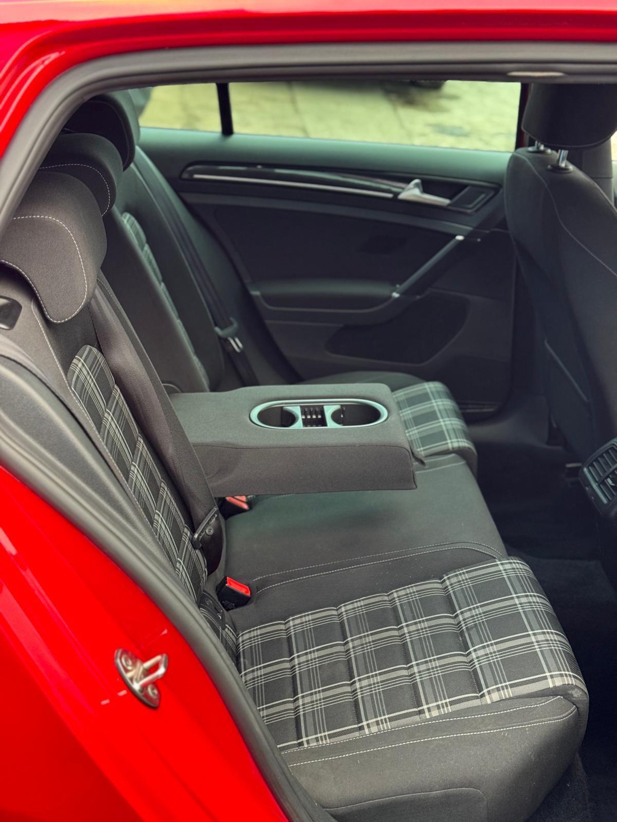 Volkswagen Golf - Image 33