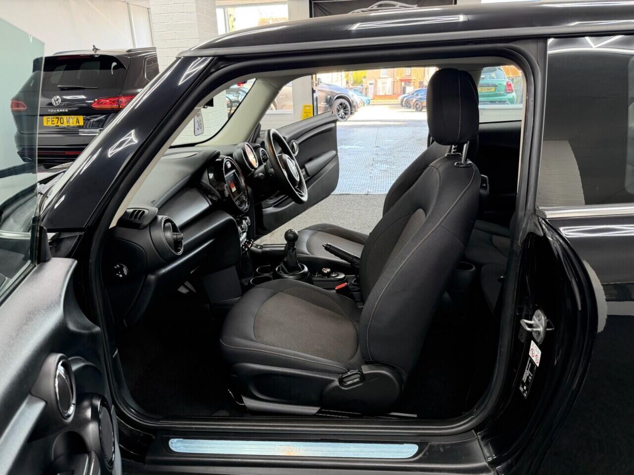 MINI Hatch - Image 20