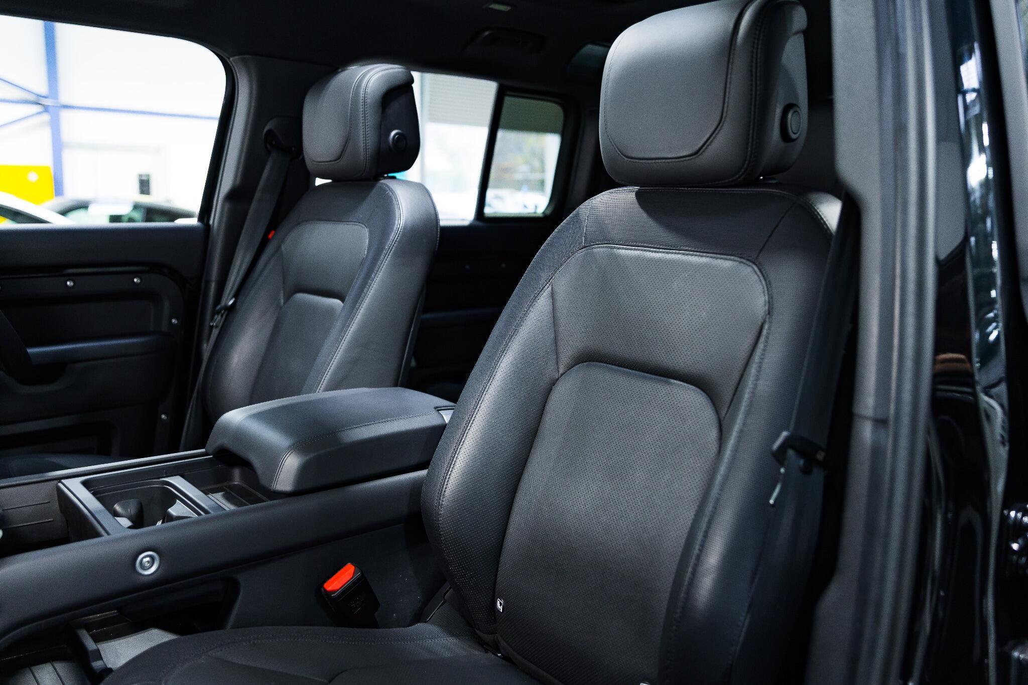 Land Rover Defender 110 - Image 44